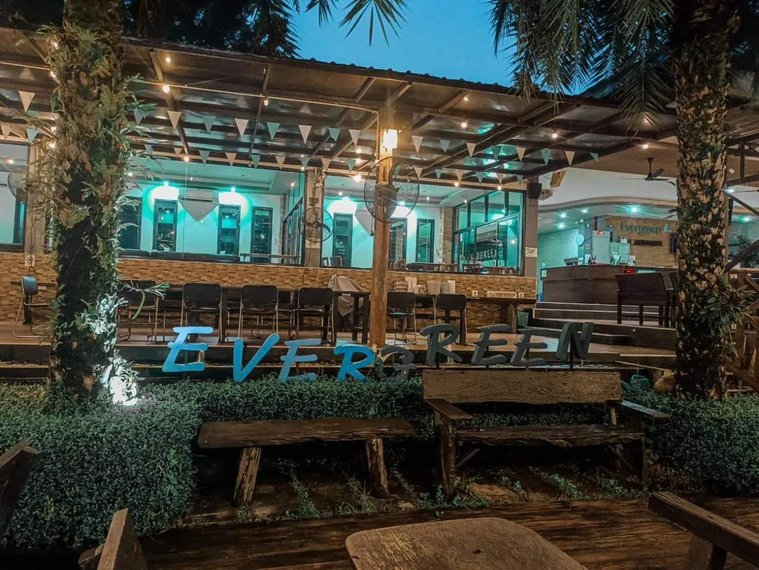 Restaurant/places to eat in Evergreen Resort Chanthaburi