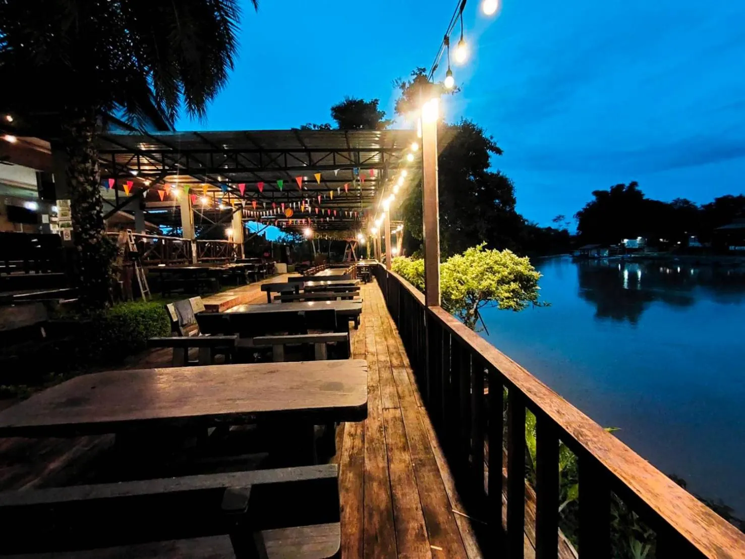 Restaurant/places to eat in Evergreen Resort Chanthaburi