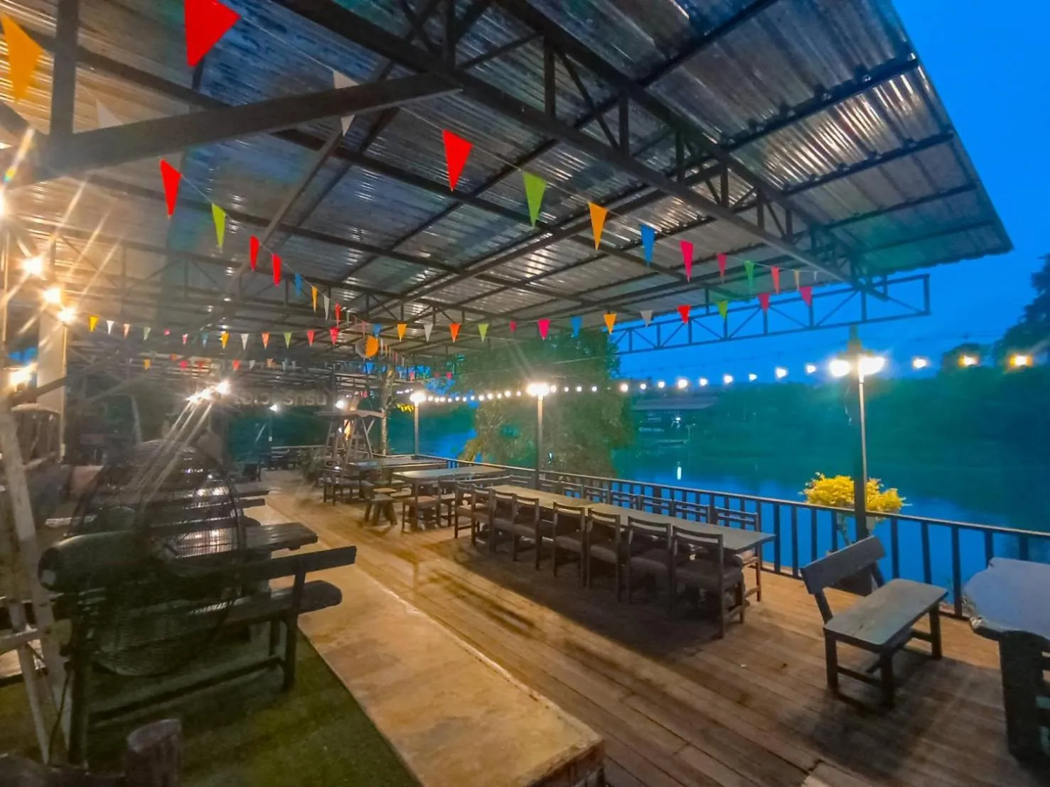 Restaurant/places to eat in Evergreen Resort Chanthaburi