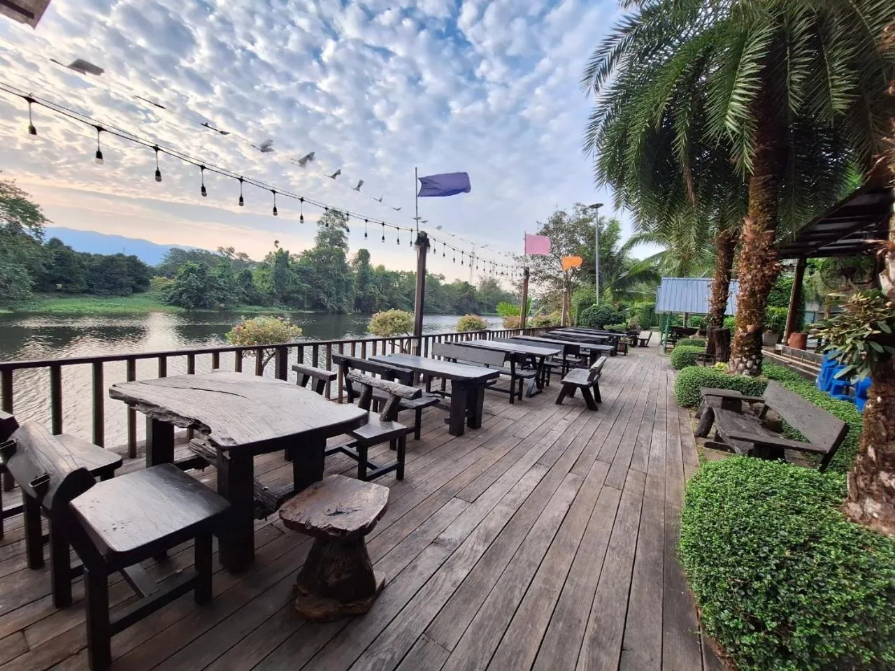 Restaurant/places to eat in Evergreen Resort Chanthaburi