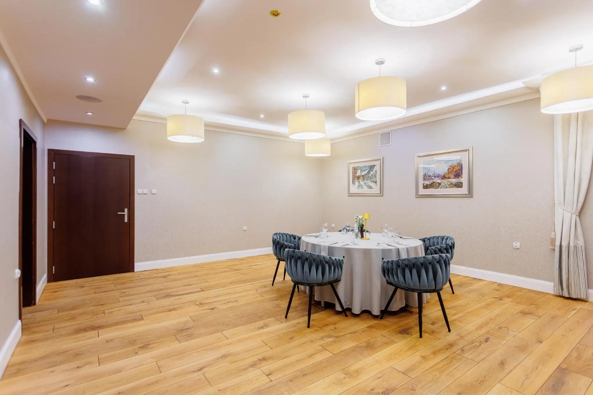 Restaurant/places to eat in Hotel Tarnovia