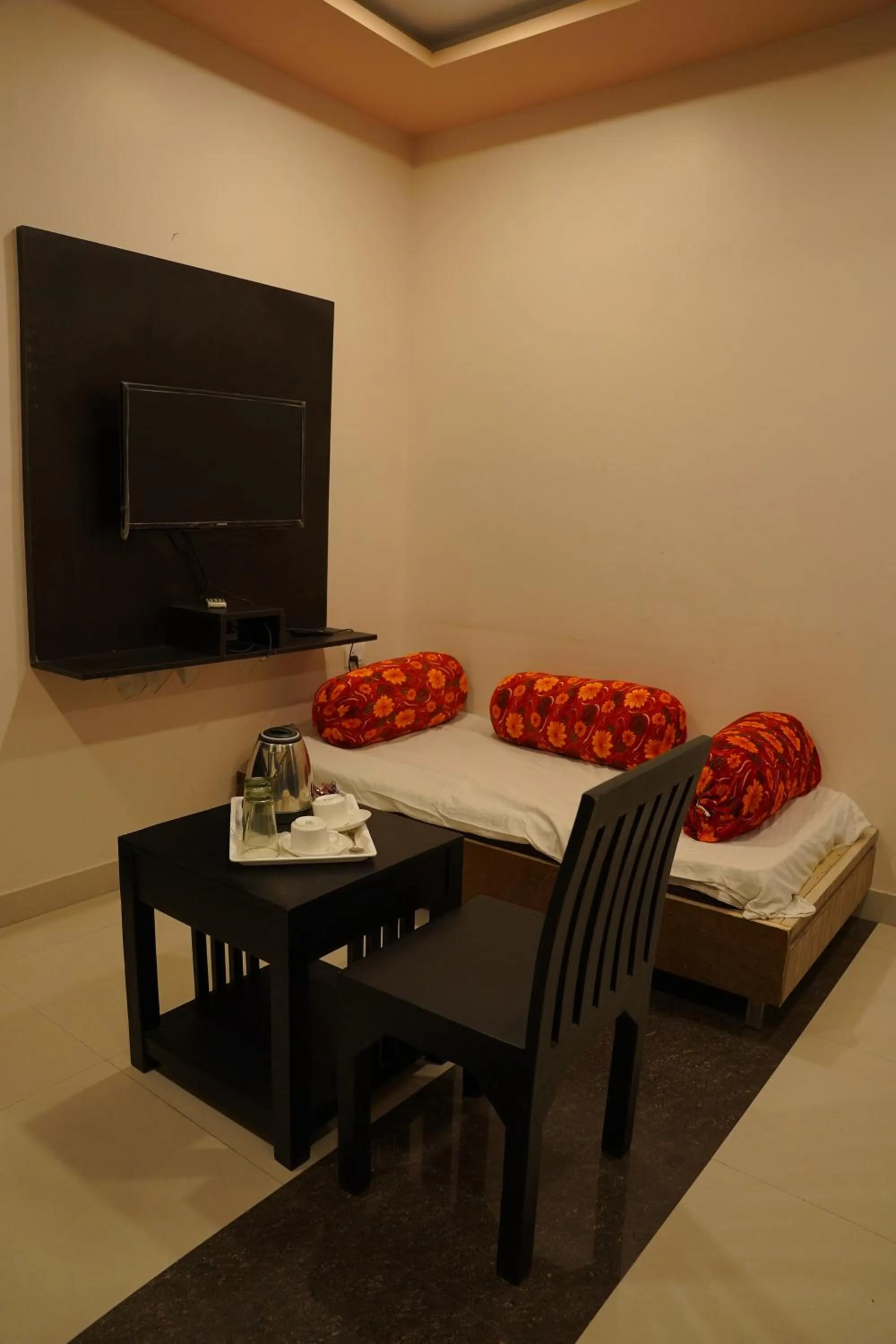 Bed in Om Heritage Haveli