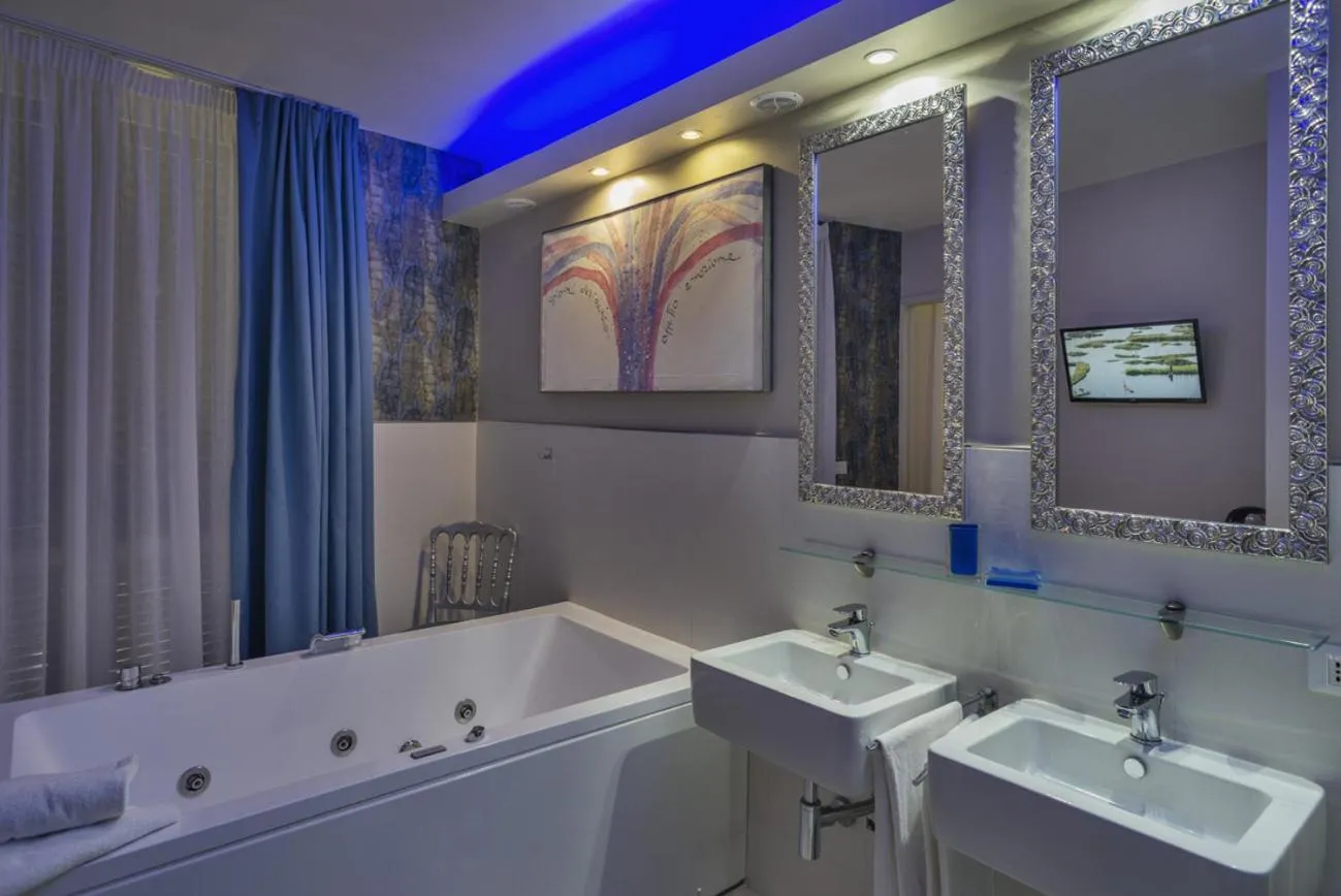 Bathroom in Etruria Relais and Wine