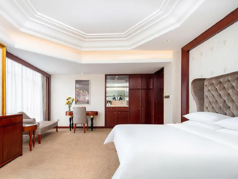 Bed in Vienna Hotel Dongguan Humen Wanda Plaza