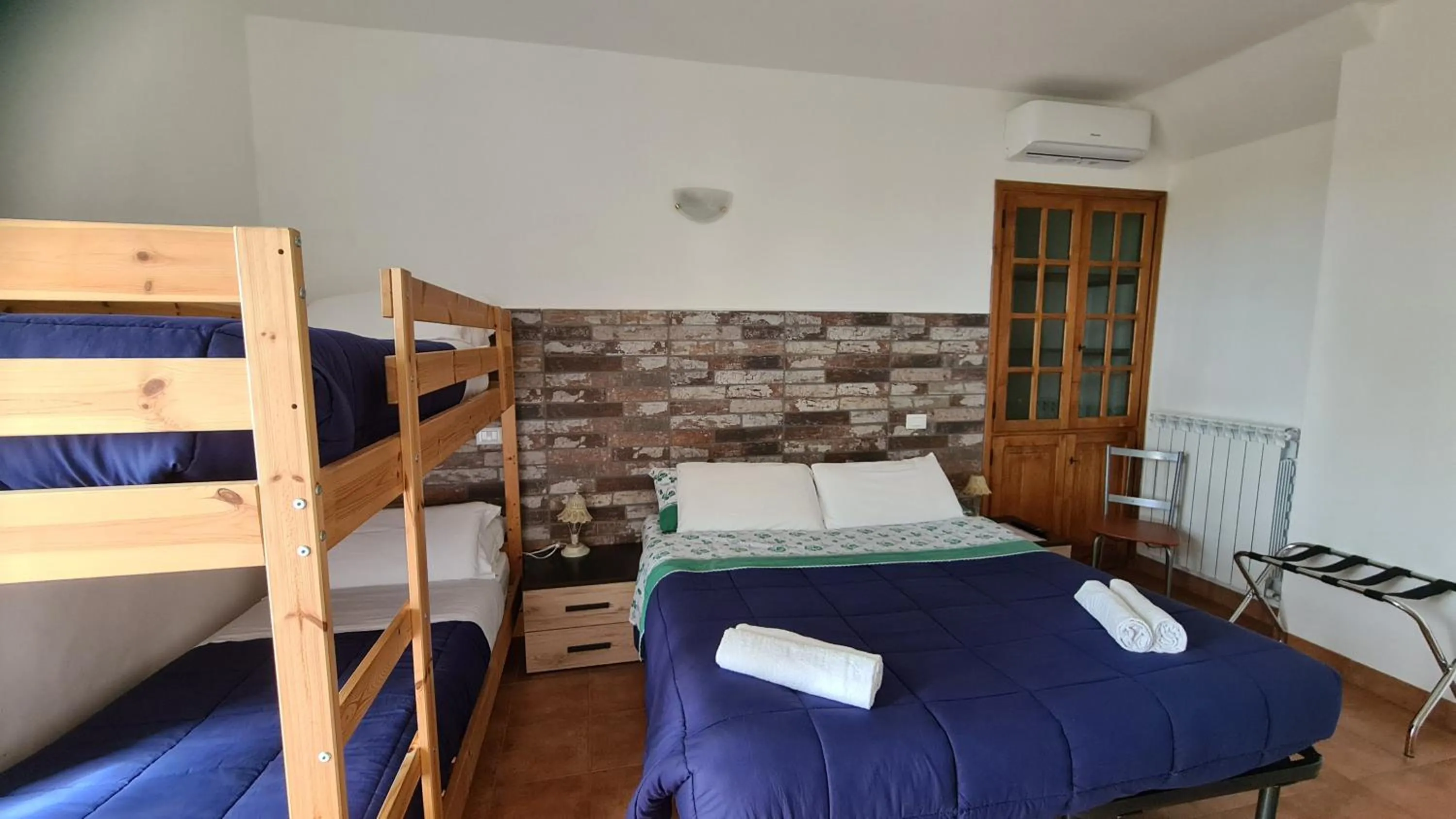 Bed in B&B In Sabina