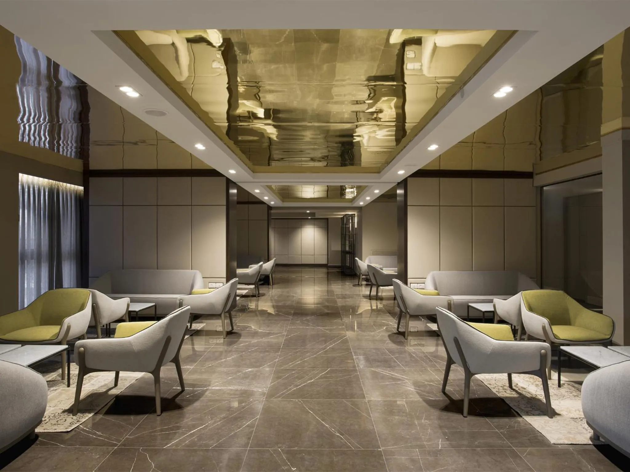 Lounge or bar in Golden Crown Haifa