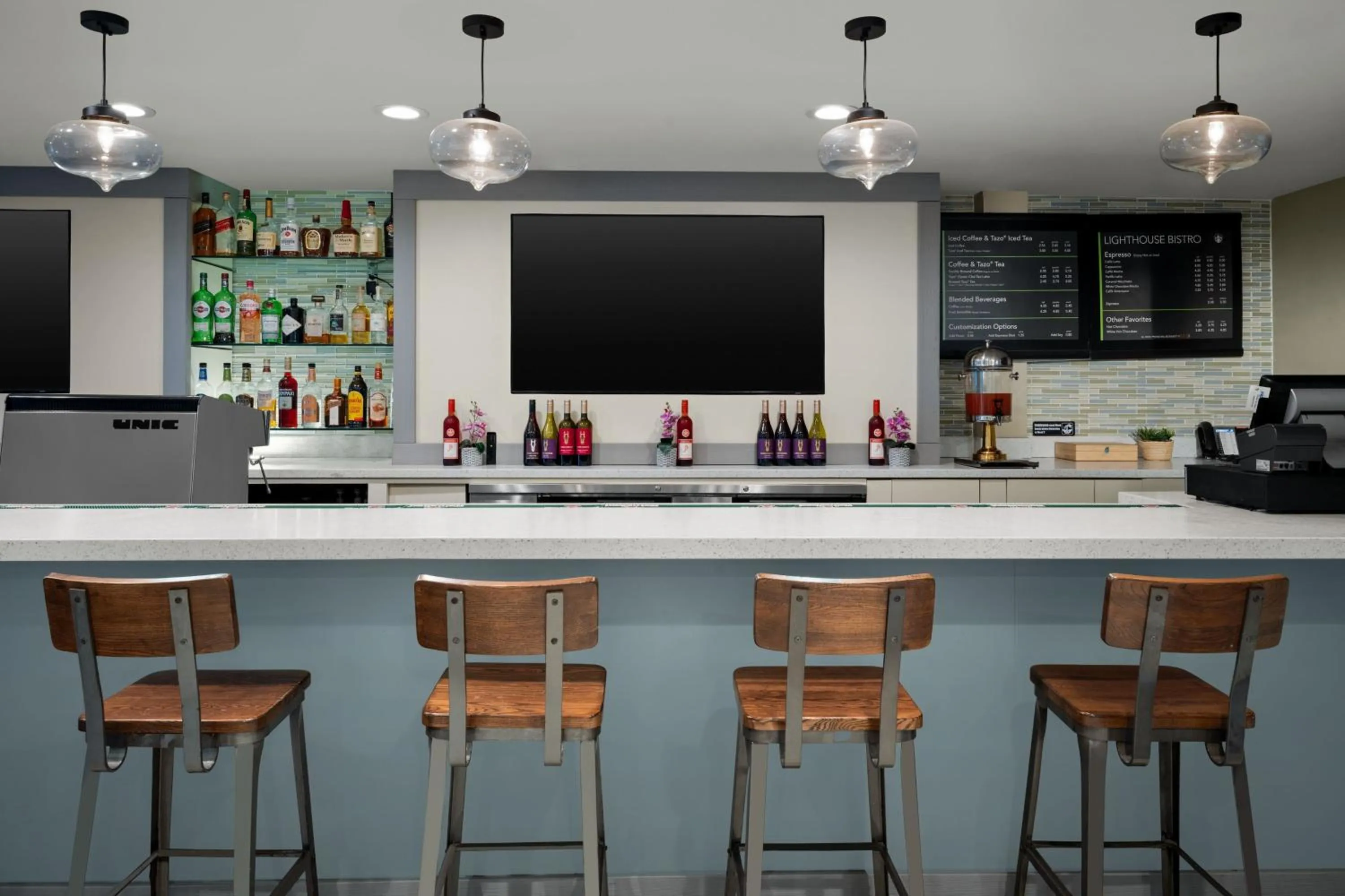 Lounge or bar in Courtyard by Marriott Nassau Downtown/Junkanoo Beach