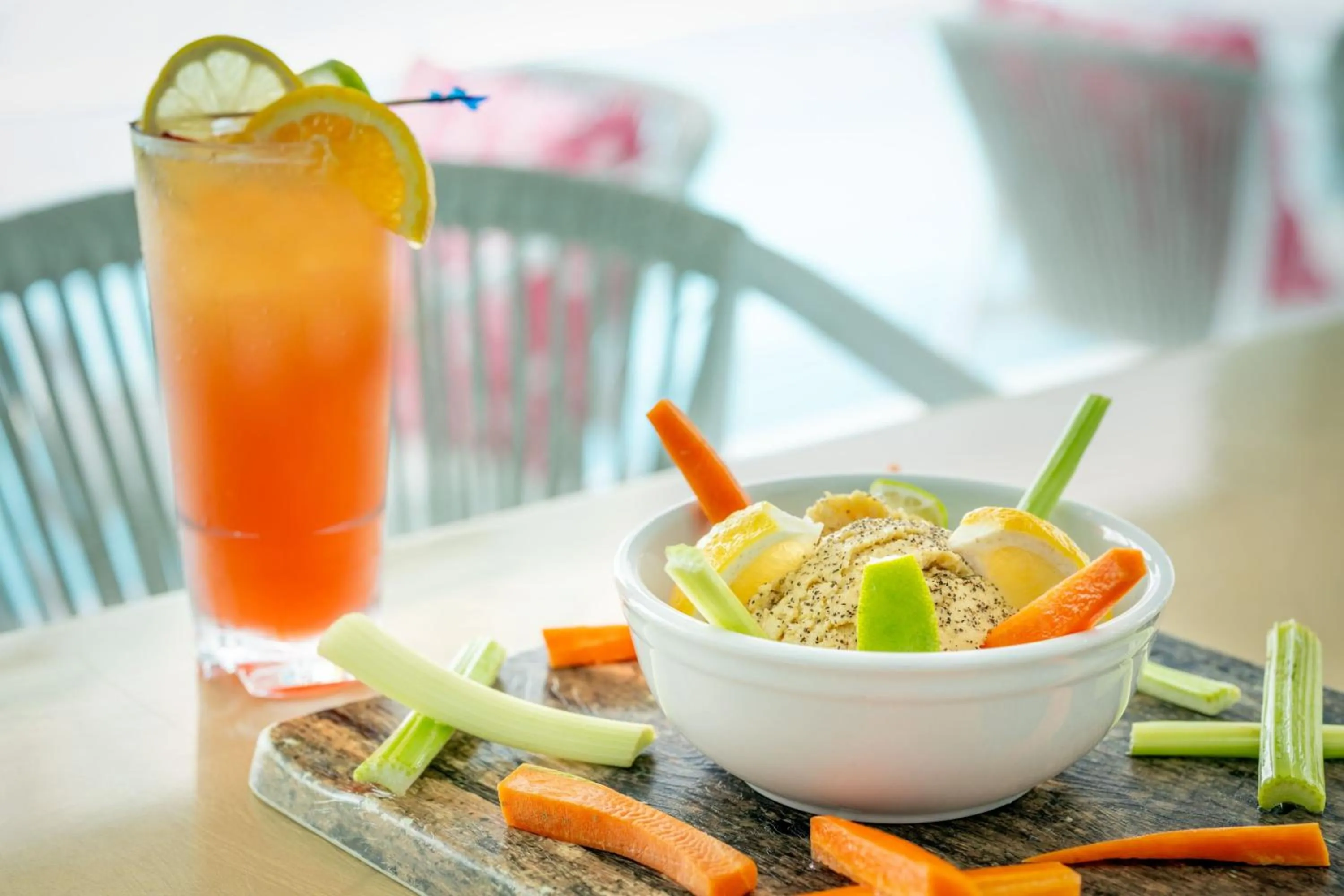 Swimming pool in Courtyard by Marriott Nassau Downtown/Junkanoo Beach