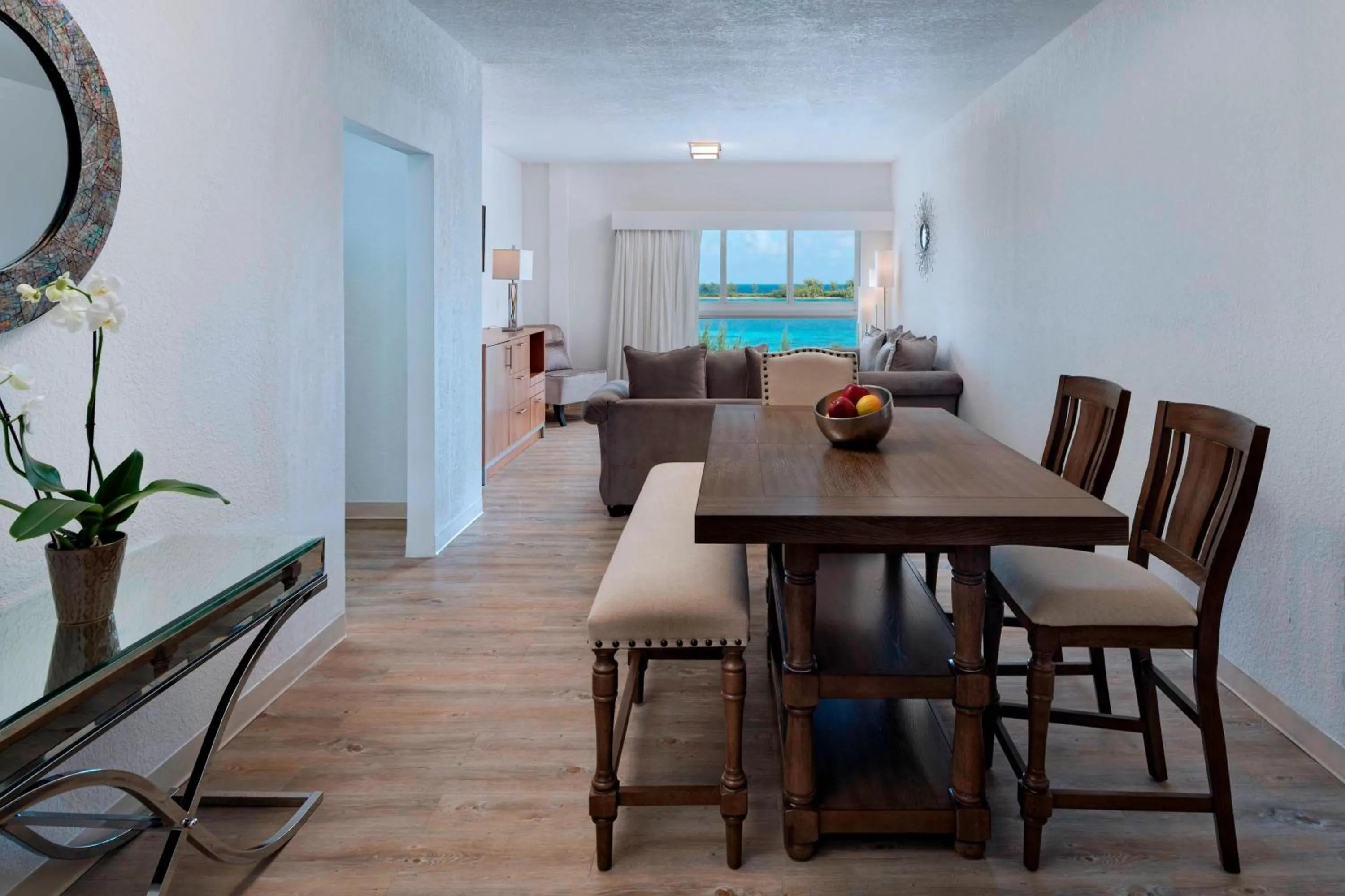 Bedroom in Courtyard by Marriott Nassau Downtown/Junkanoo Beach