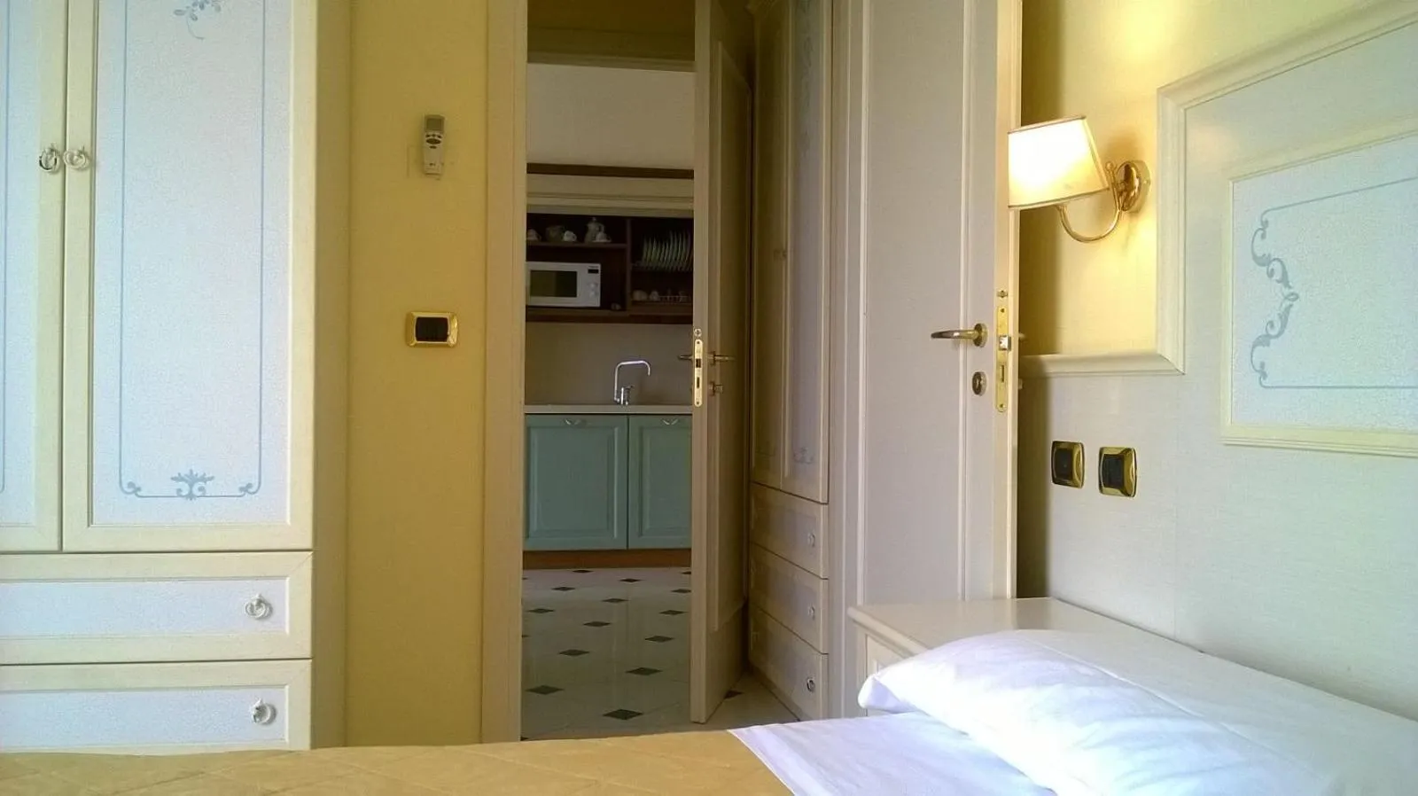 Kitchen or kitchenette, Bed in Residence Record