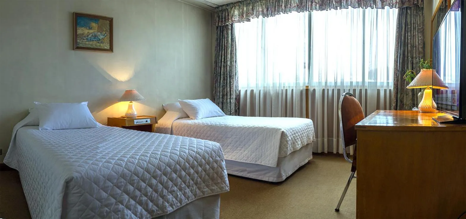 Photo of the whole room in Gran Hotel Ambassador