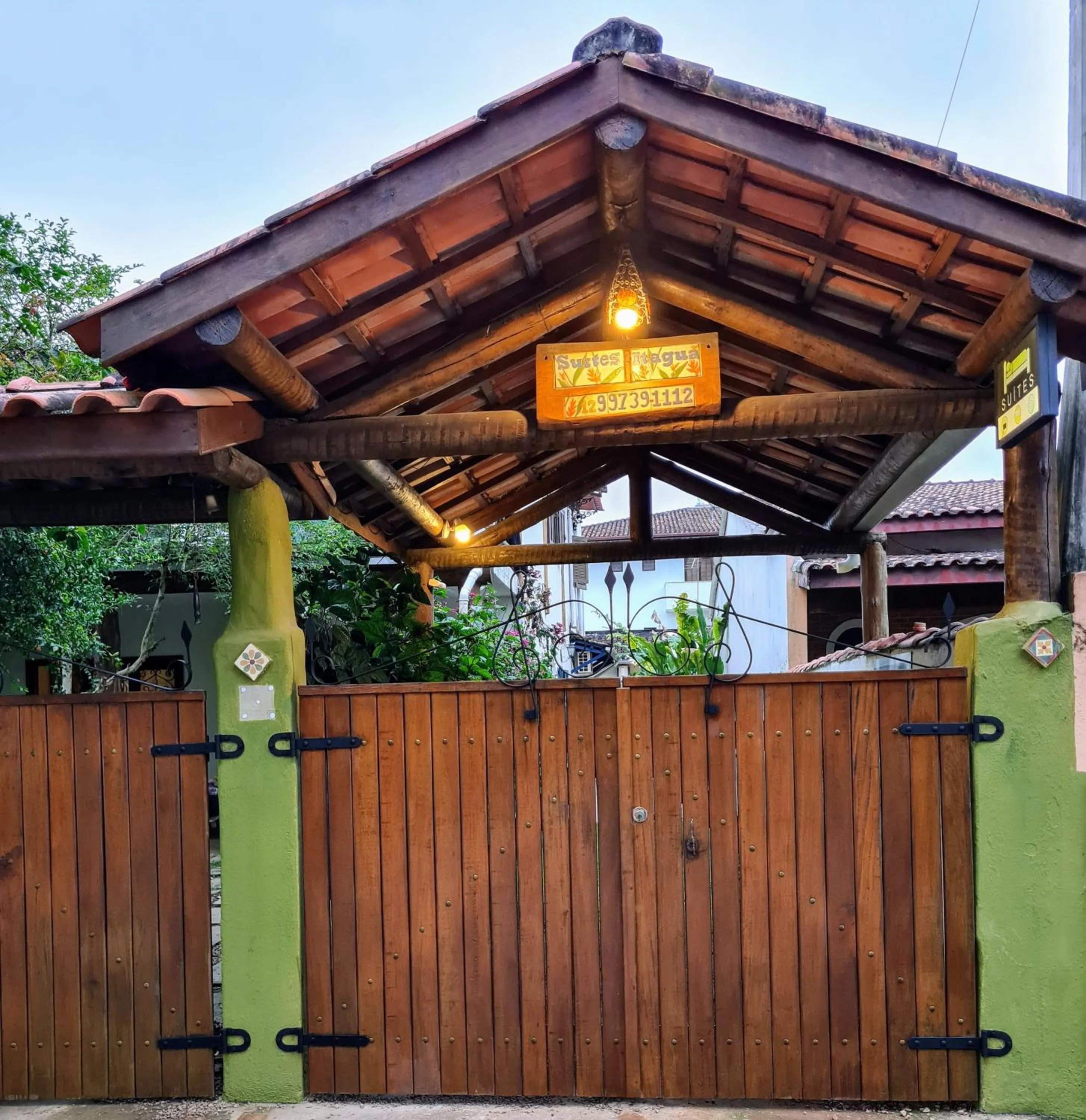 Property building in Praia Suítes Itagua Ubatuba