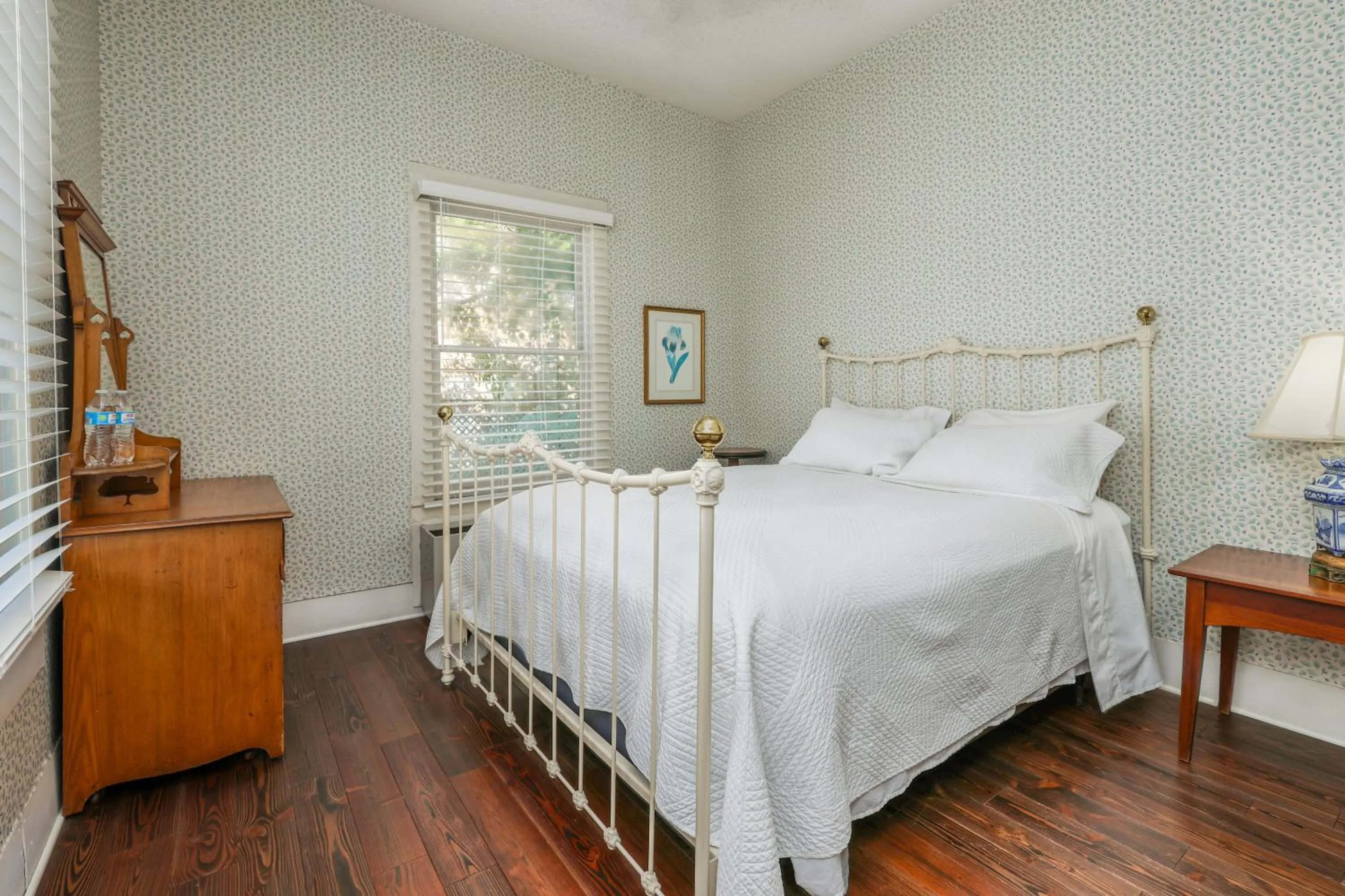 Bed in Inn On The River