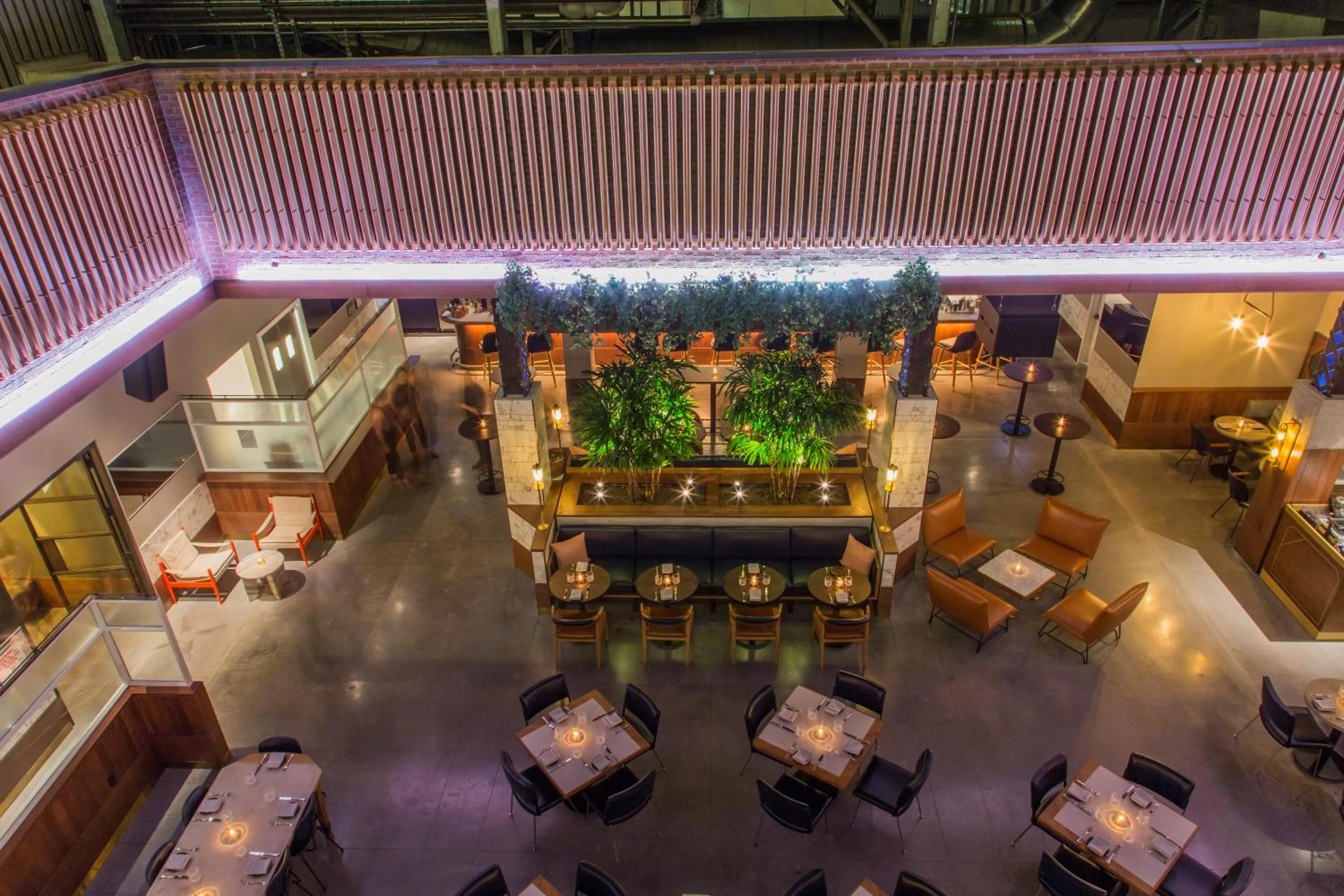 Restaurant/places to eat in Kimpton Gray Hotel Chicago by IHG