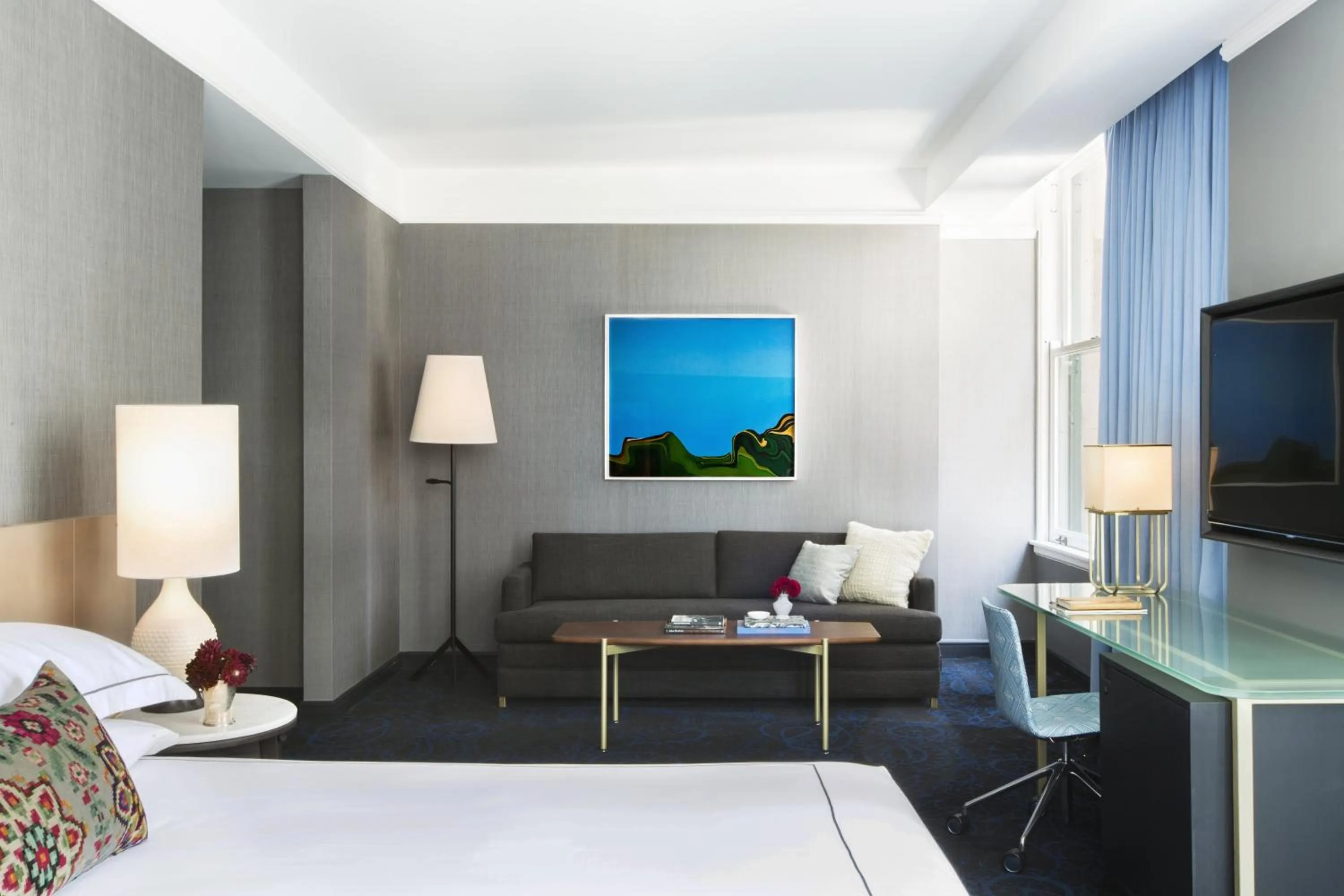 Photo of the whole room, Bed in Kimpton Gray Hotel Chicago by IHG