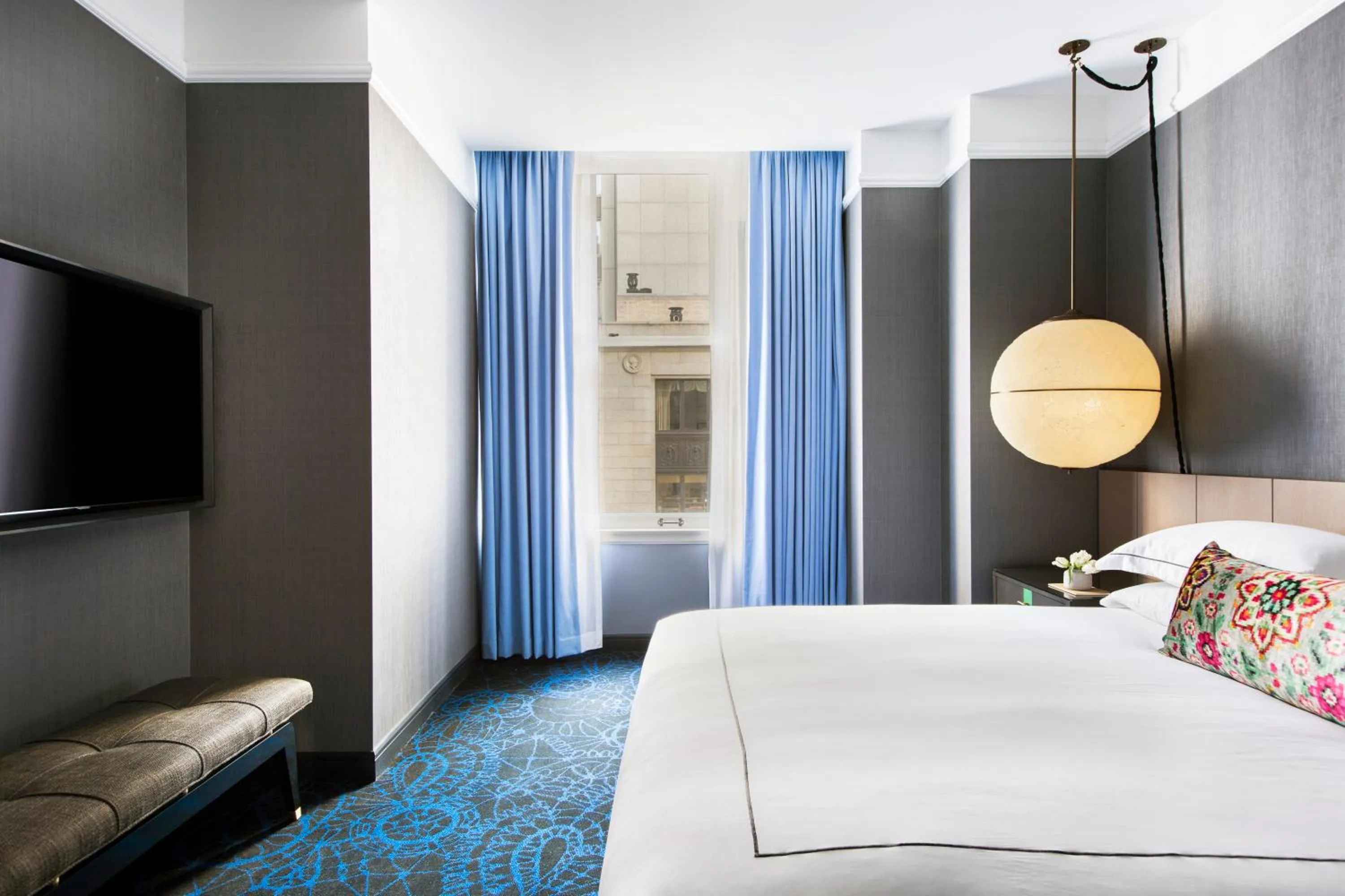 Photo of the whole room, Bed in Kimpton Gray Hotel Chicago by IHG