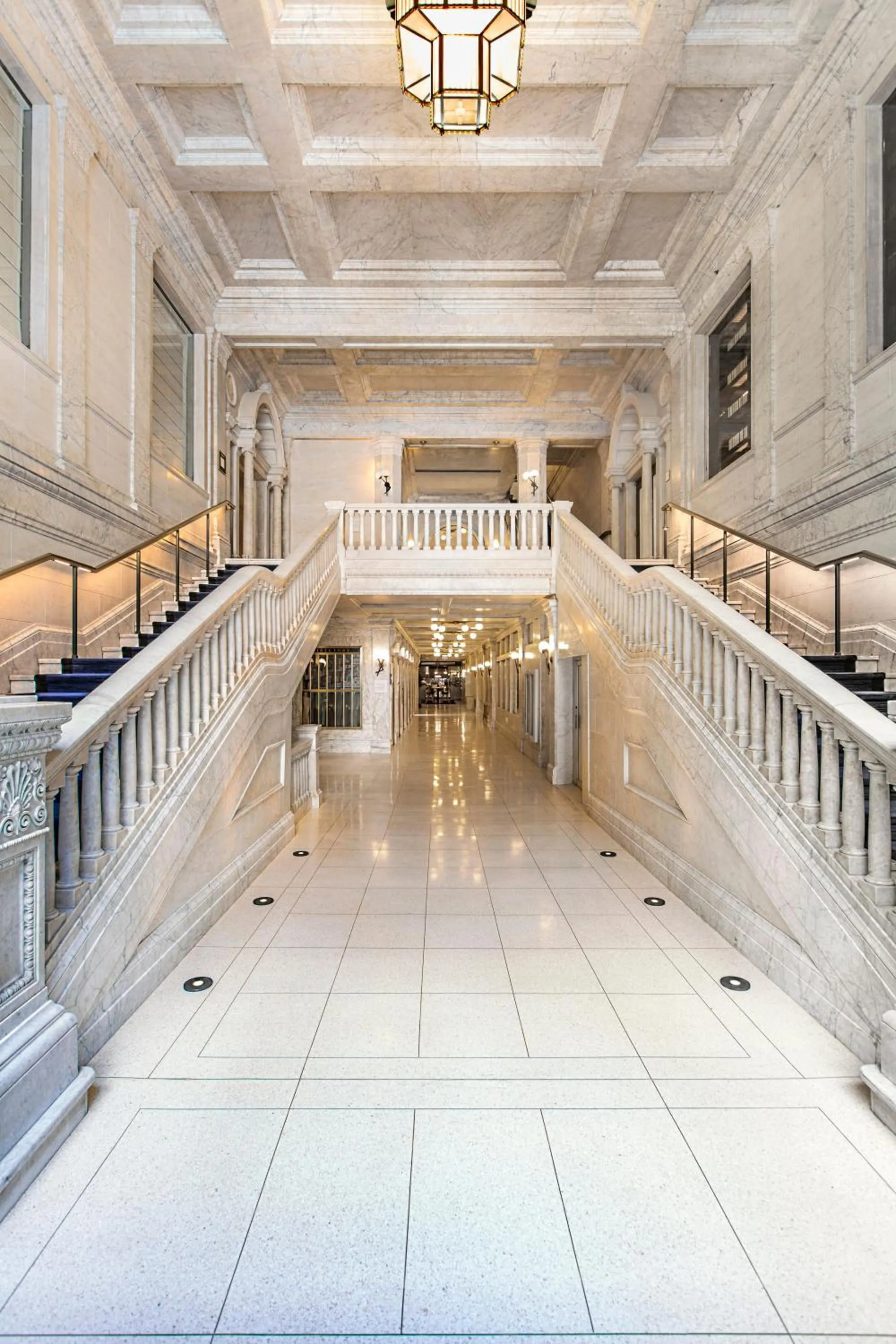 Property building in Kimpton Gray Hotel Chicago by IHG