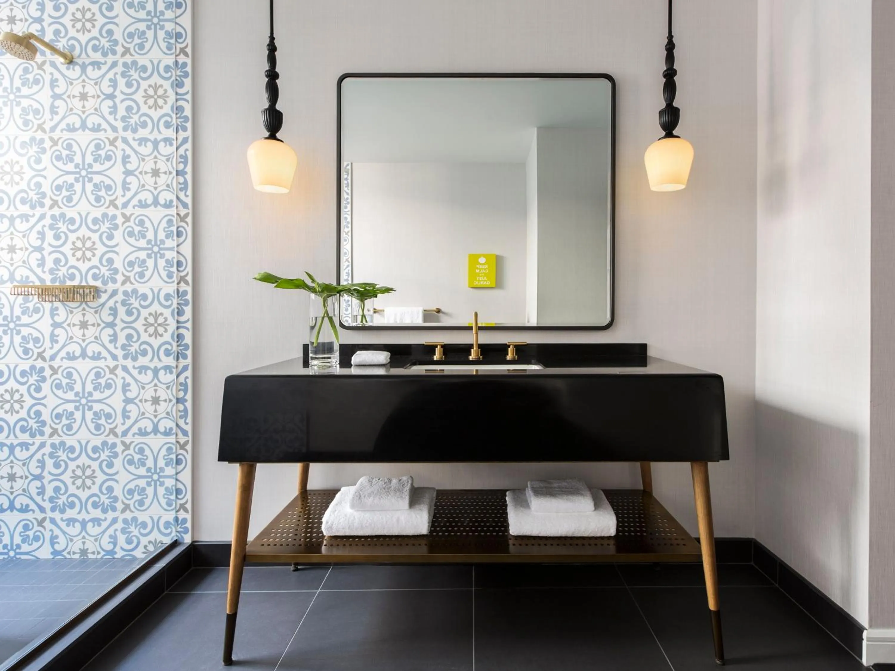 Bathroom in Kimpton Gray Hotel Chicago by IHG