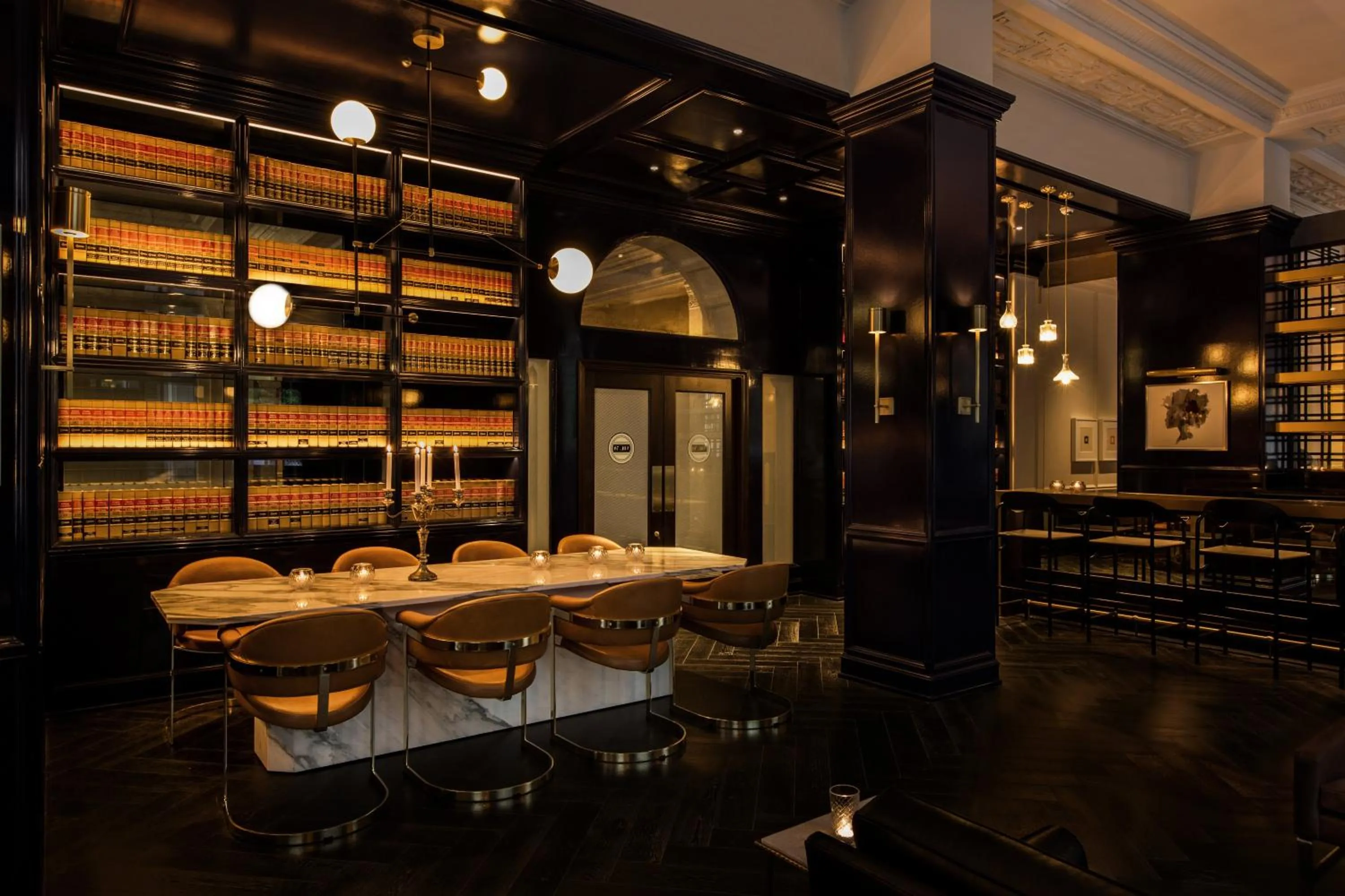 Restaurant/places to eat in Kimpton Gray Hotel Chicago by IHG