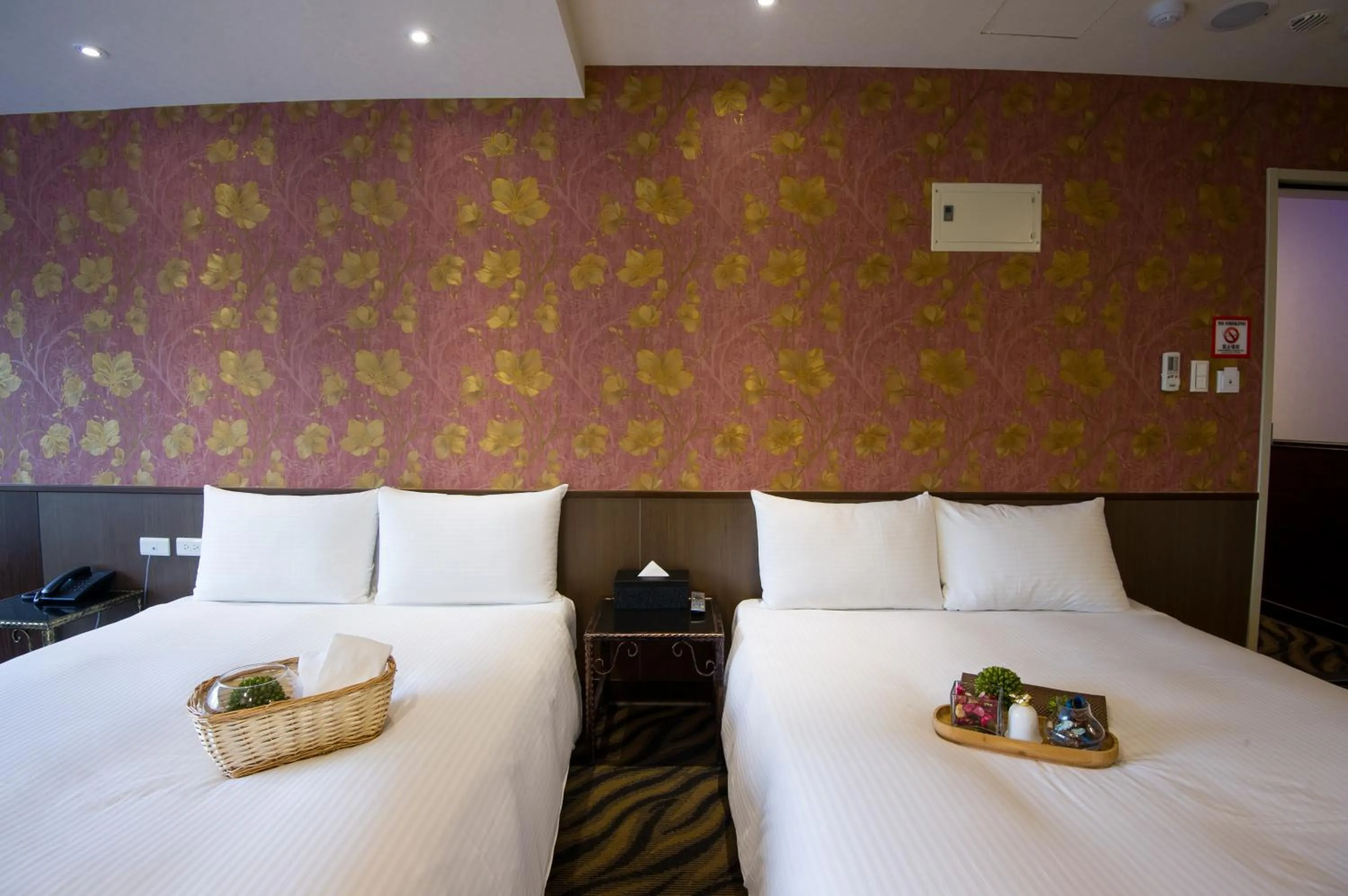 Bedroom, Bed in Hotel 6 - ZhongHua