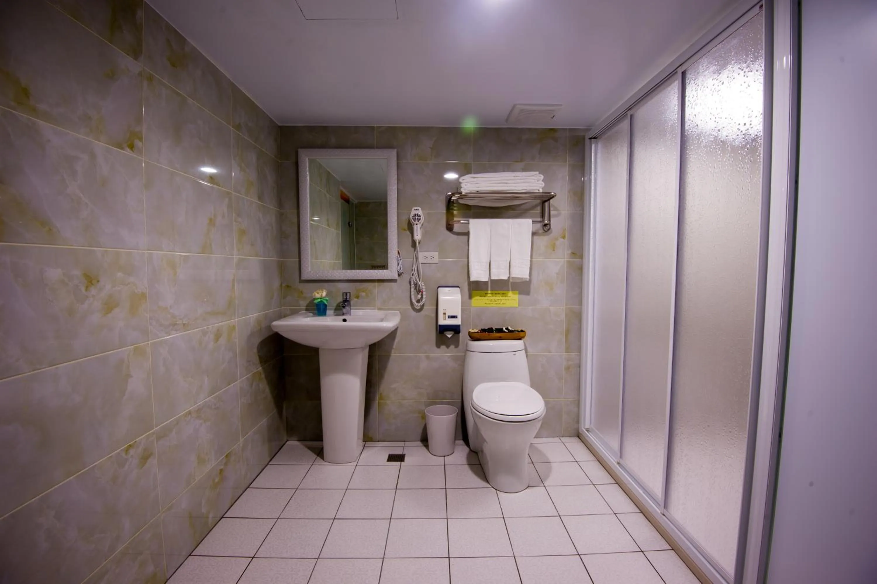 Bathroom in Hotel 6 - ZhongHua