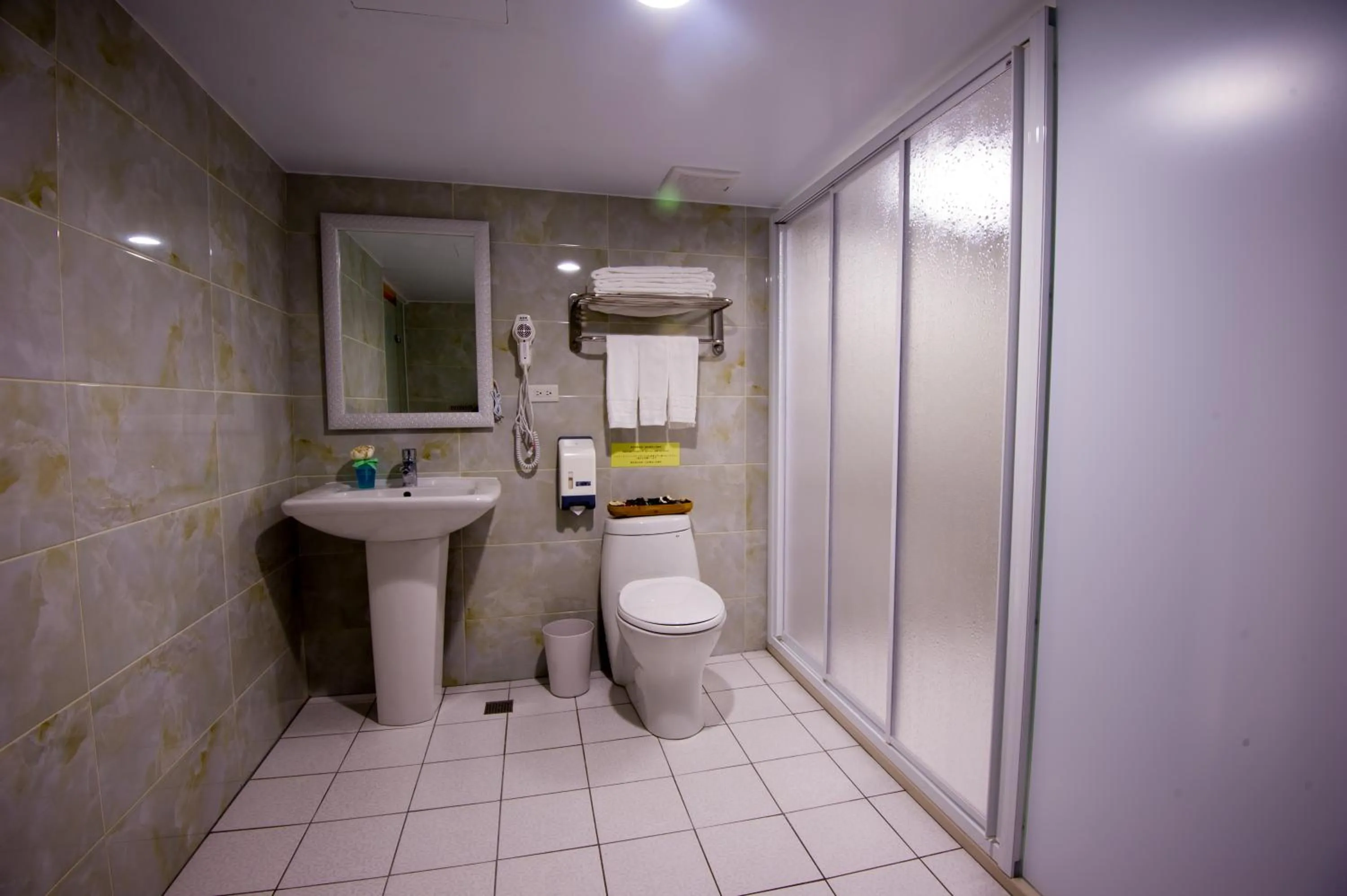 Bathroom in Hotel 6 - ZhongHua