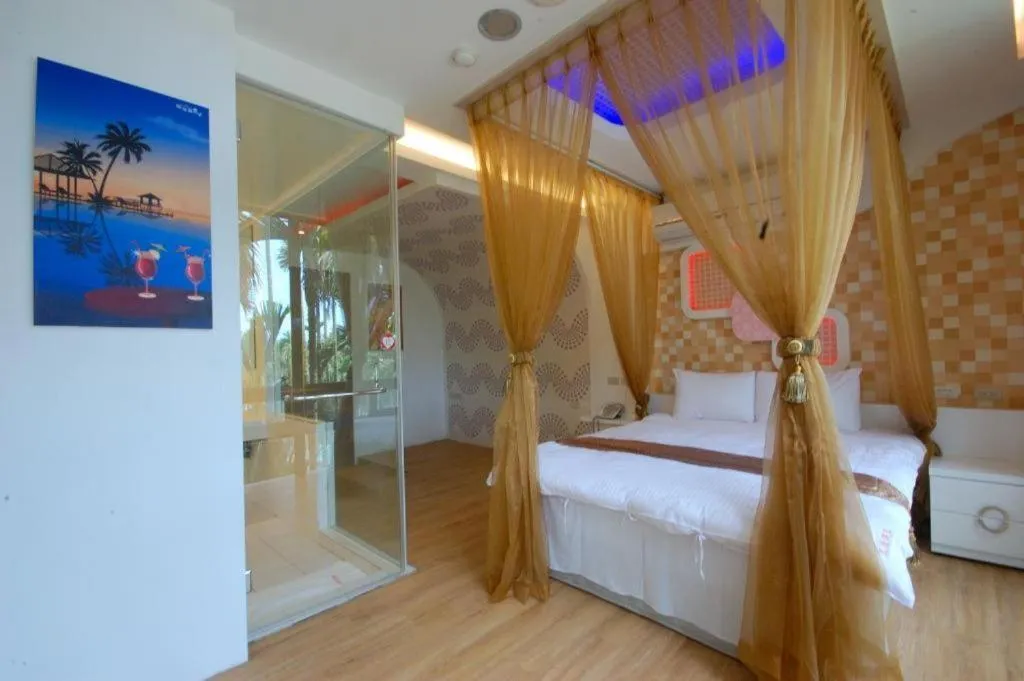 Photo of the whole room, Bed in Full House Homestay