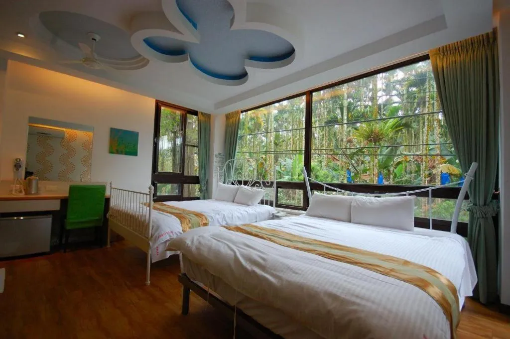 Photo of the whole room, Bed in Full House Homestay