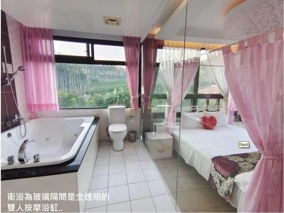 Photo of the whole room, Bed in Full House Homestay