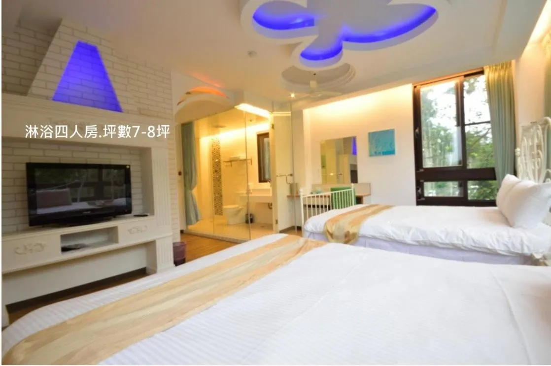 Photo of the whole room, Bed in Full House Homestay