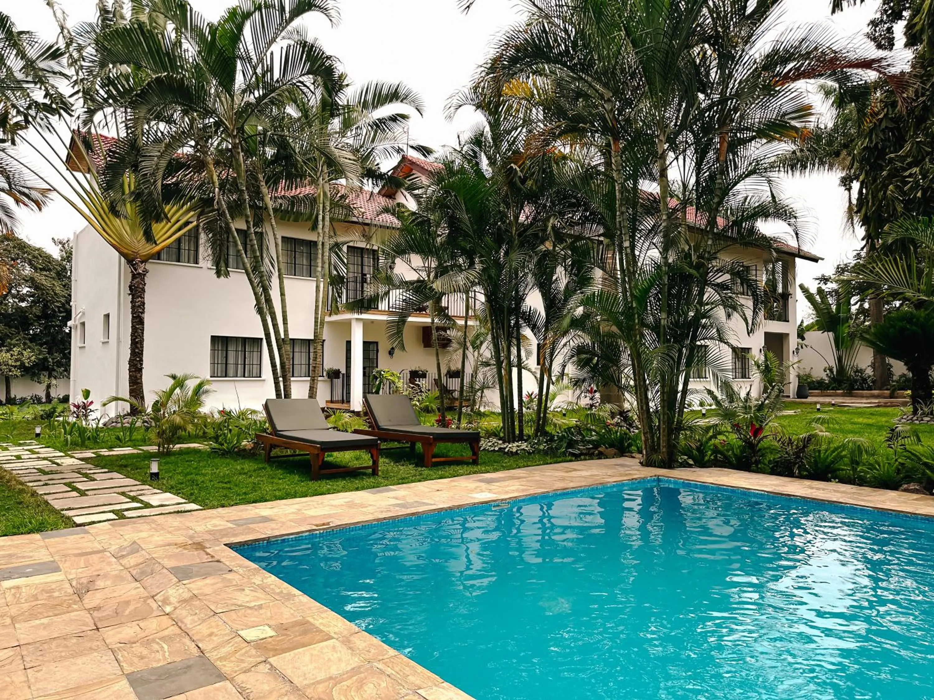 Swimming pool in Brubru Lodge