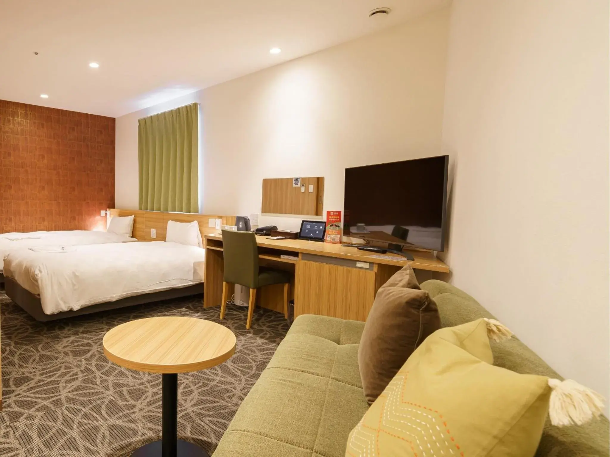 Standard Twin Room with Sofa - single occupancy in Sakura Garden Hotel Standard Twin Room with Sofa - single occupancy in Sakura Garden Hotel