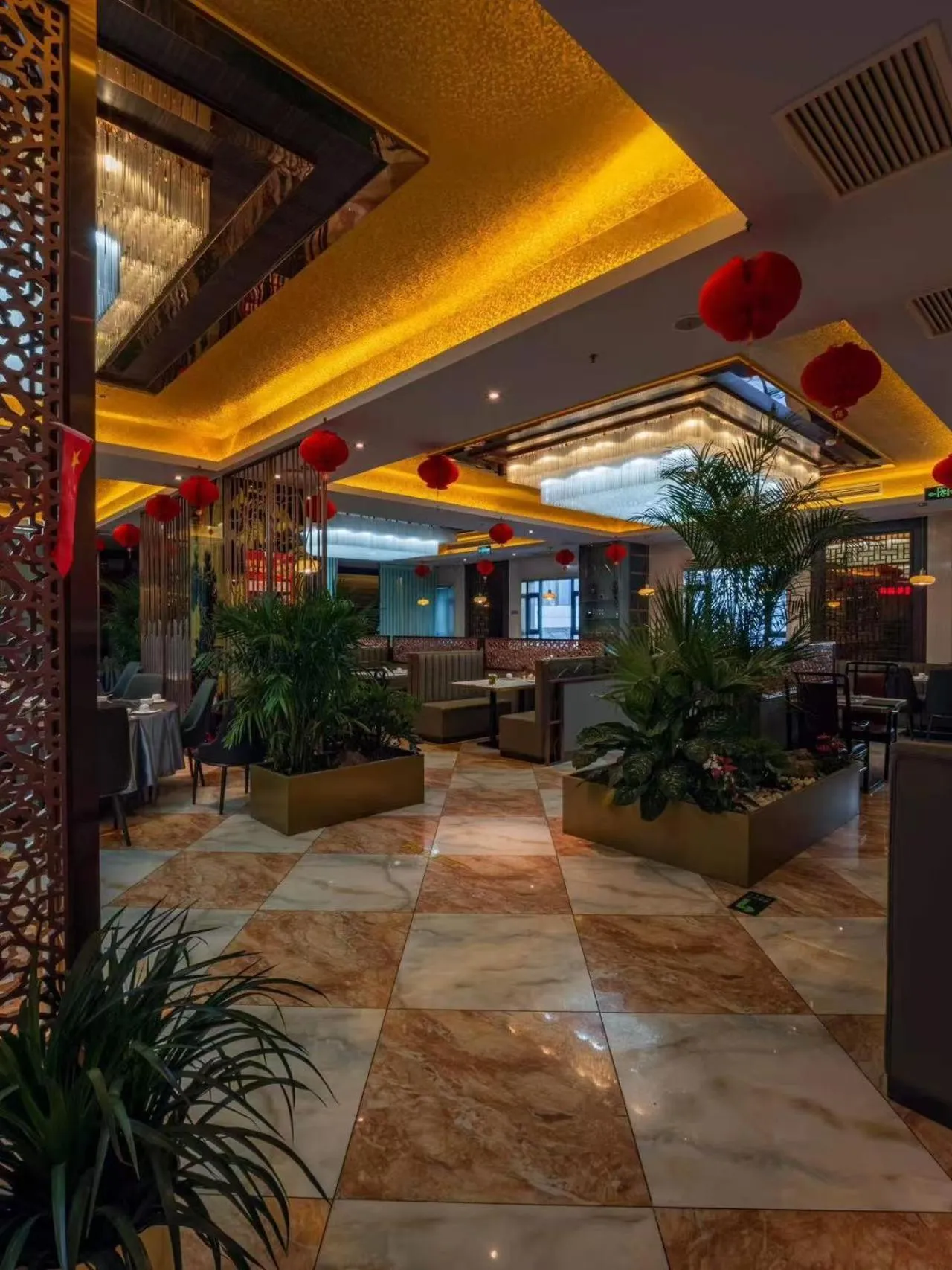 Restaurant/places to eat in National Jade Hotel