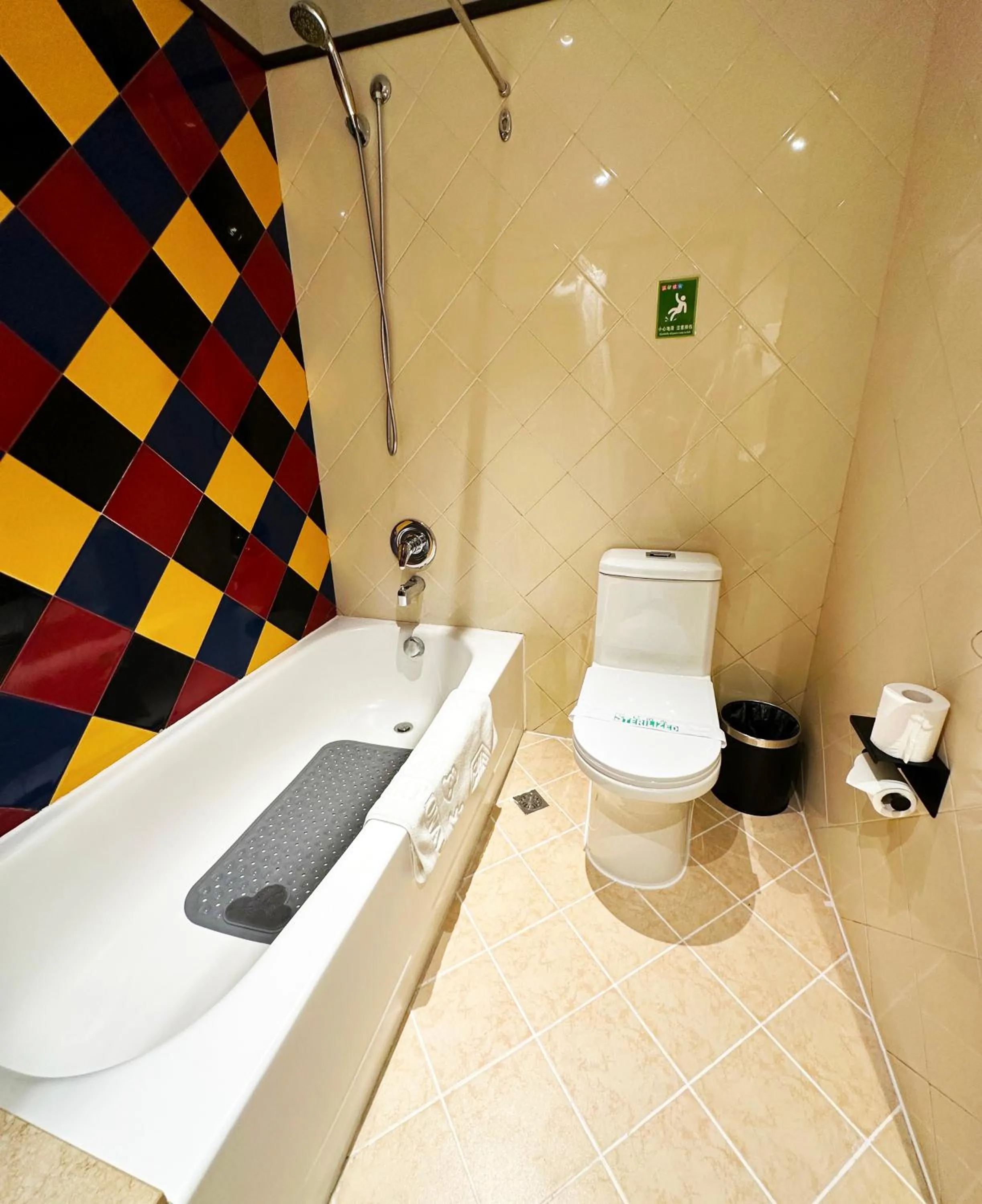 Toilet in National Jade Hotel