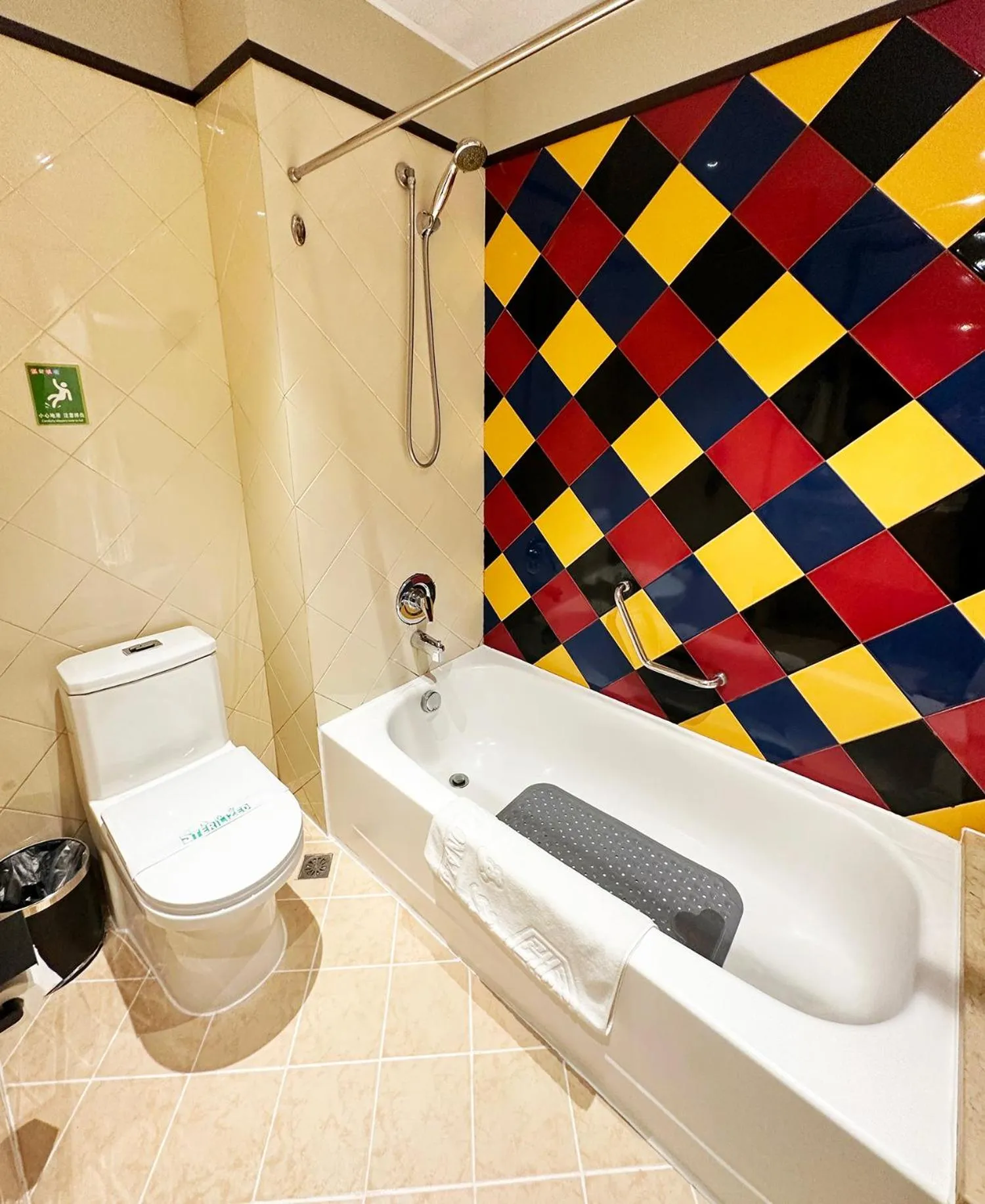 Toilet in National Jade Hotel