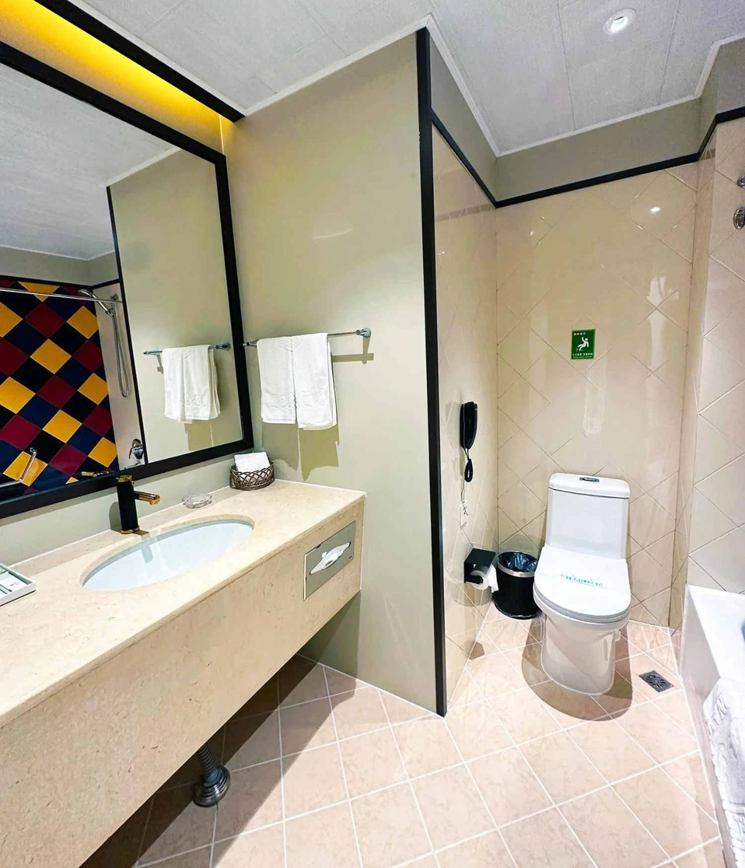 Toilet in National Jade Hotel