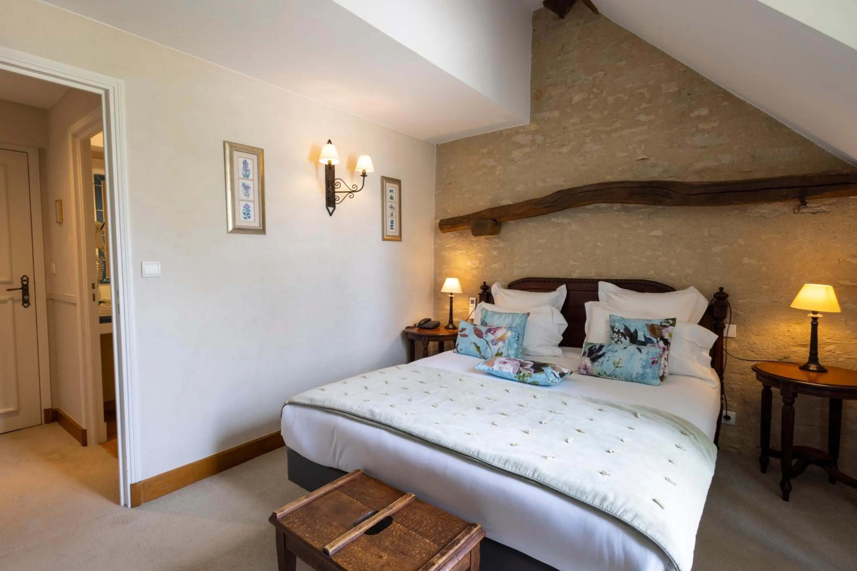 Bed in Hôtel Le Clos