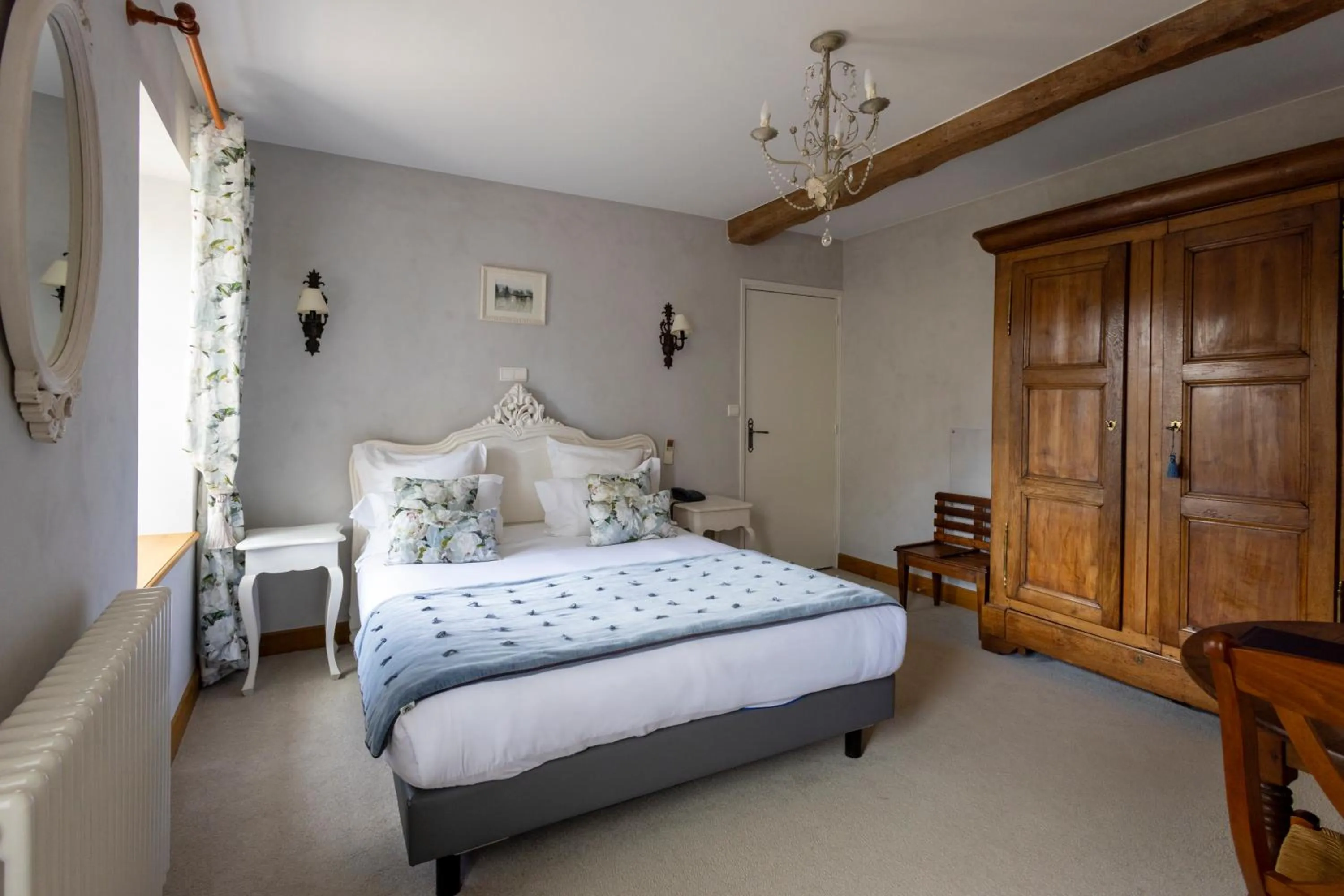 Bed in Hôtel Le Clos