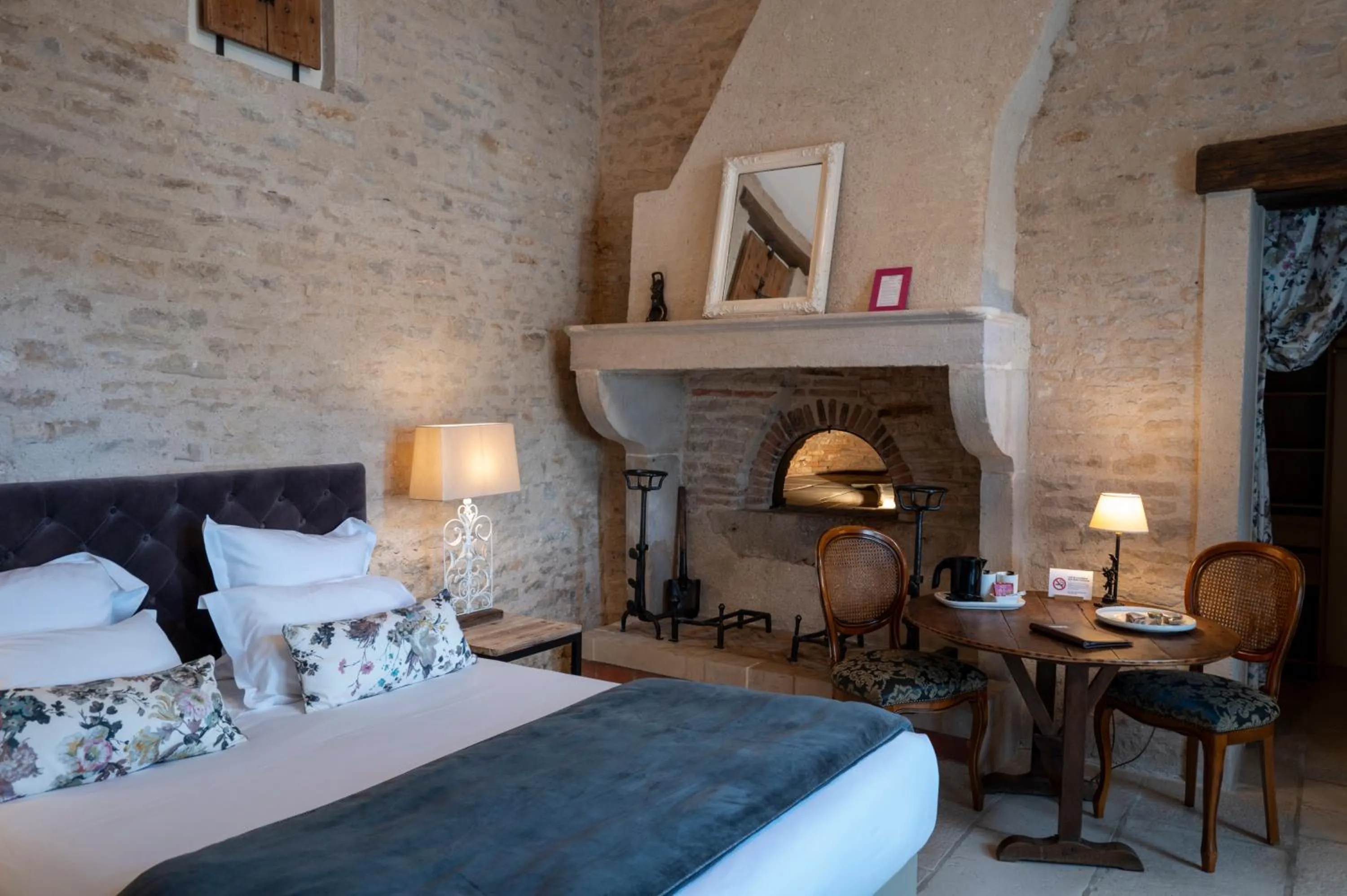 Bed in Hôtel Le Clos