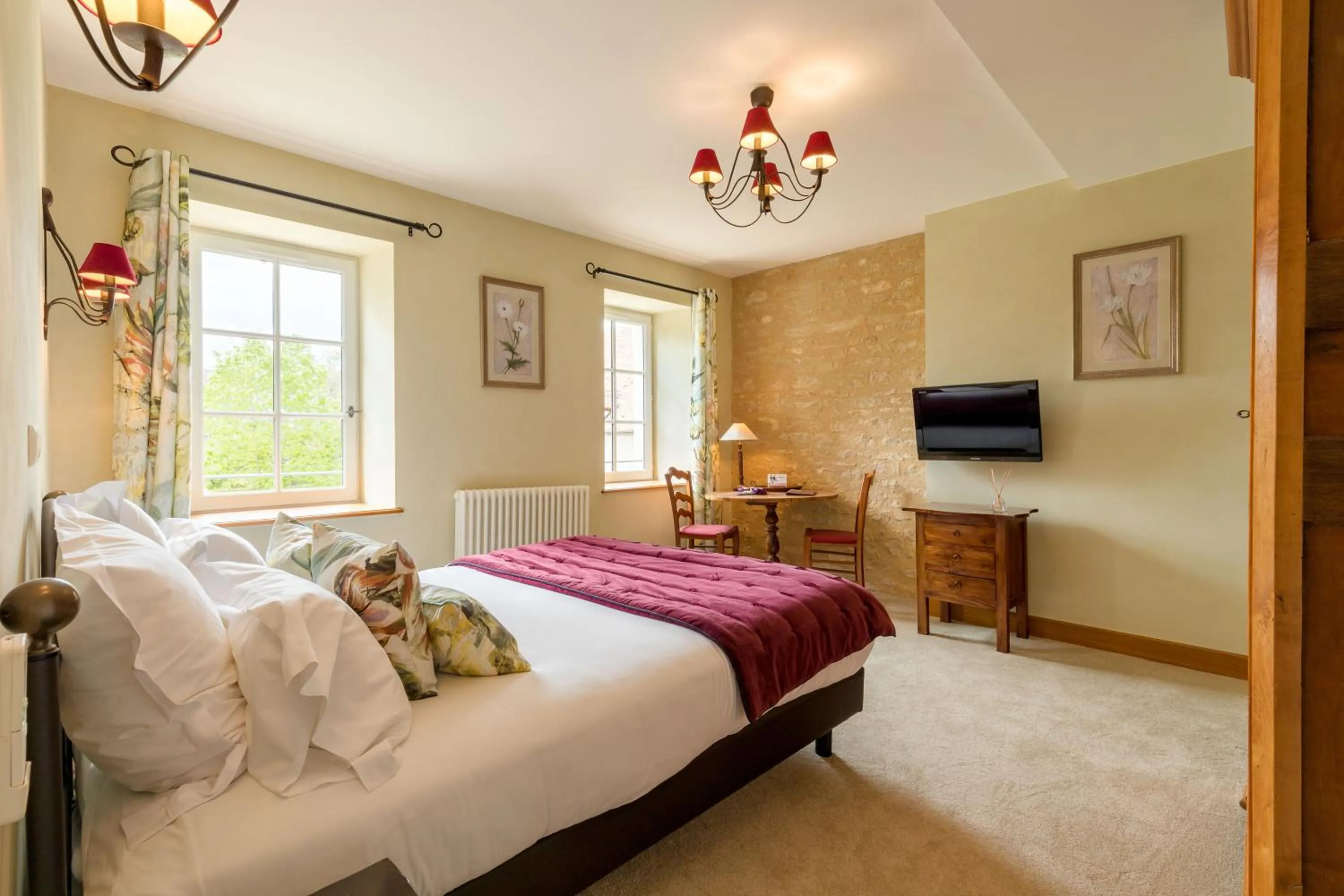 Bed in Hôtel Le Clos