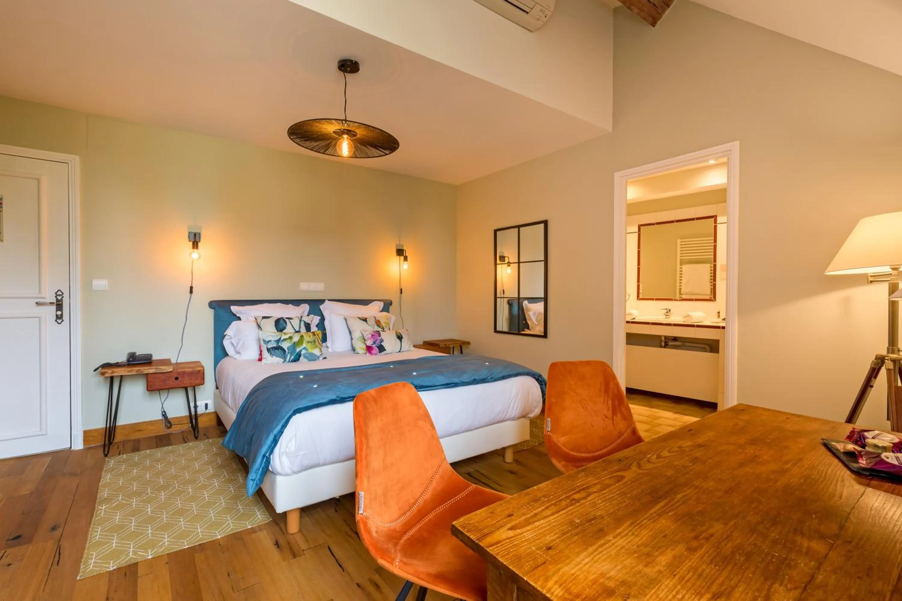 Bed in Hôtel Le Clos