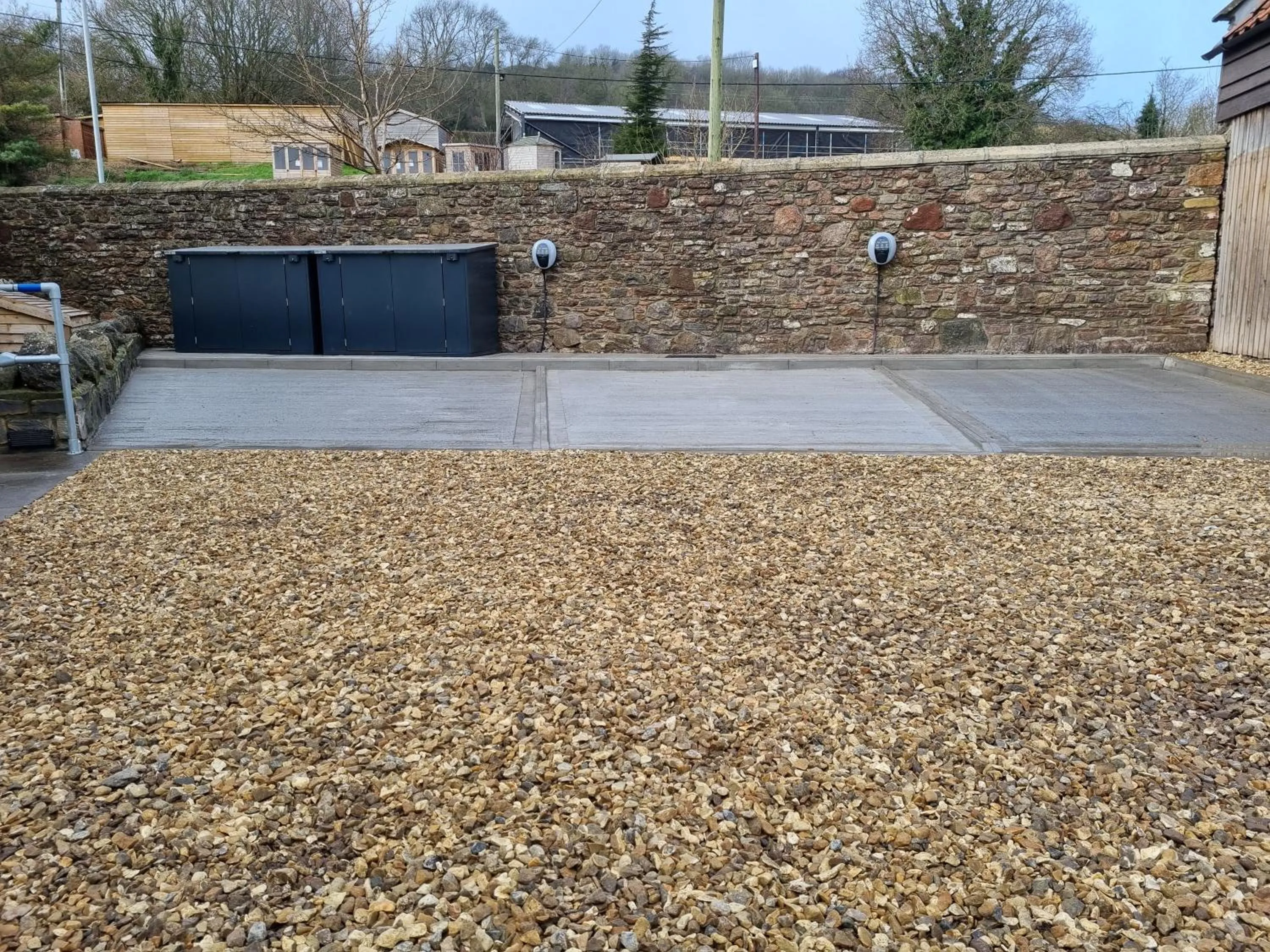 Area and facilities in Old Manor House