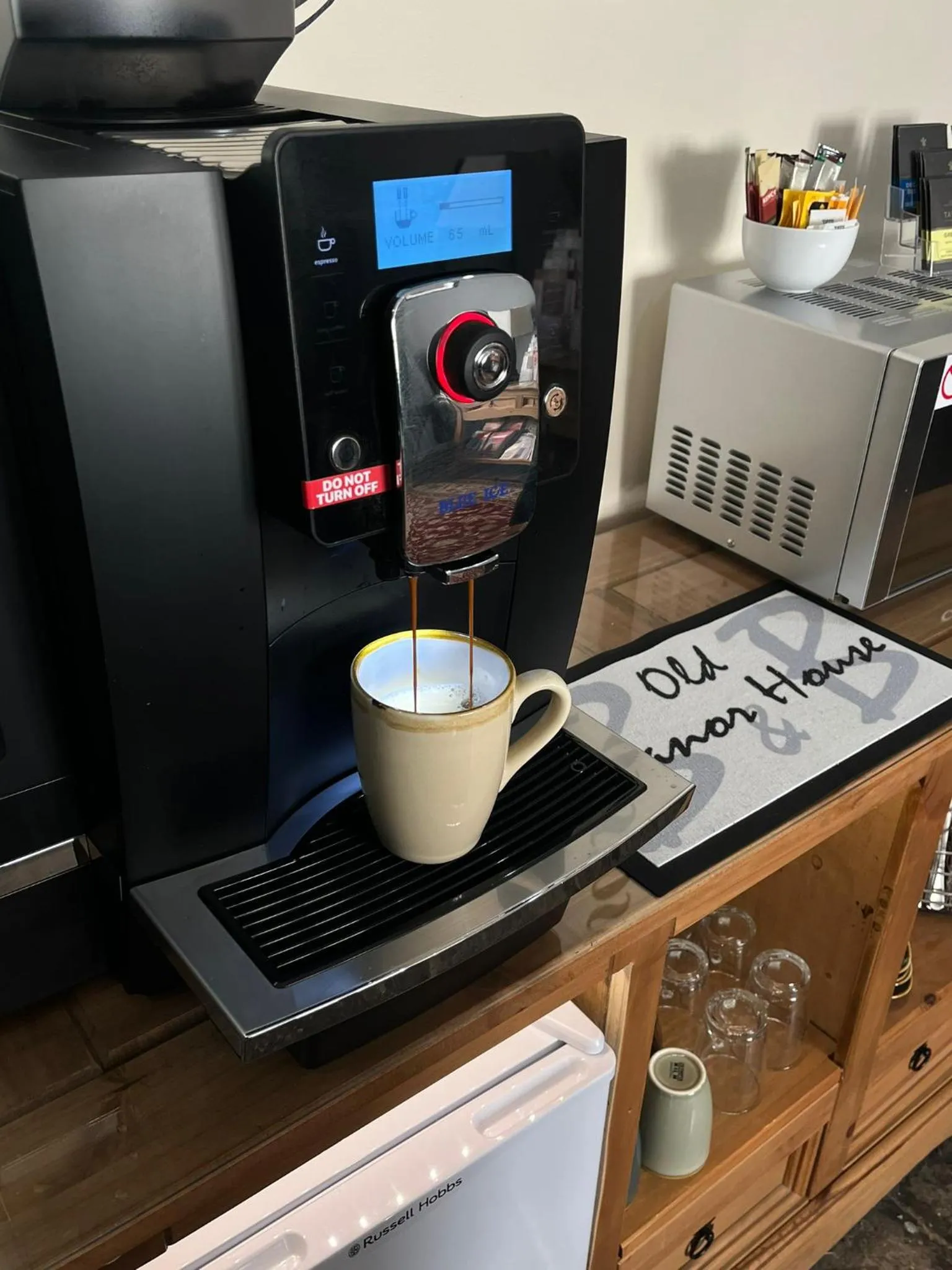 Coffee/tea facilities in Old Manor House