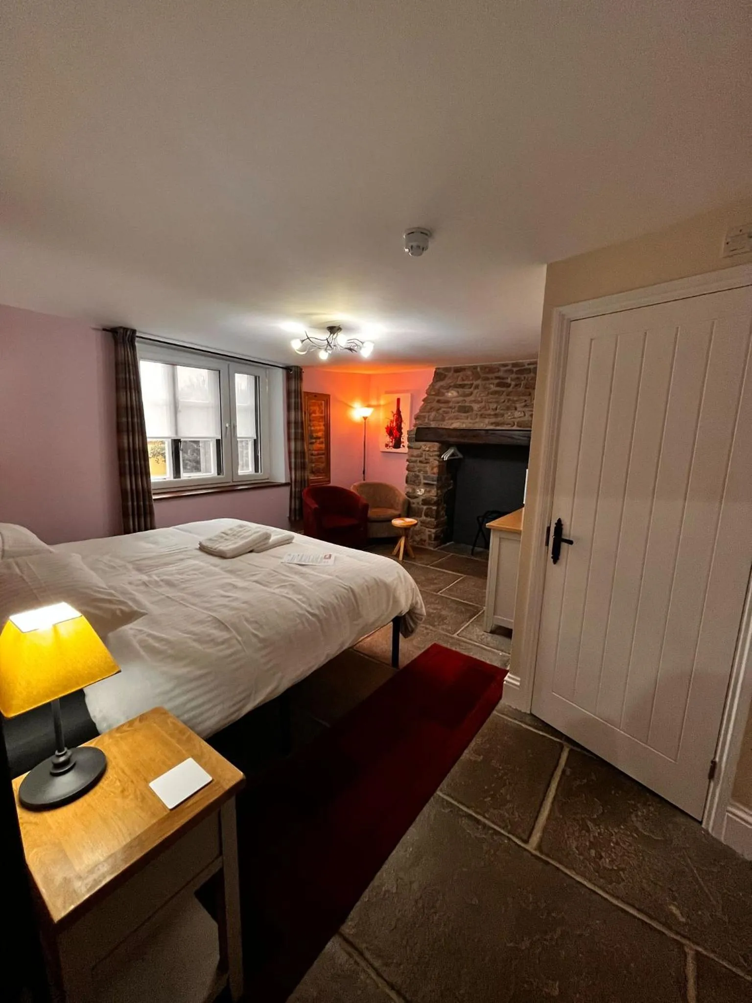 Photo of the whole room, Bed in Old Manor House