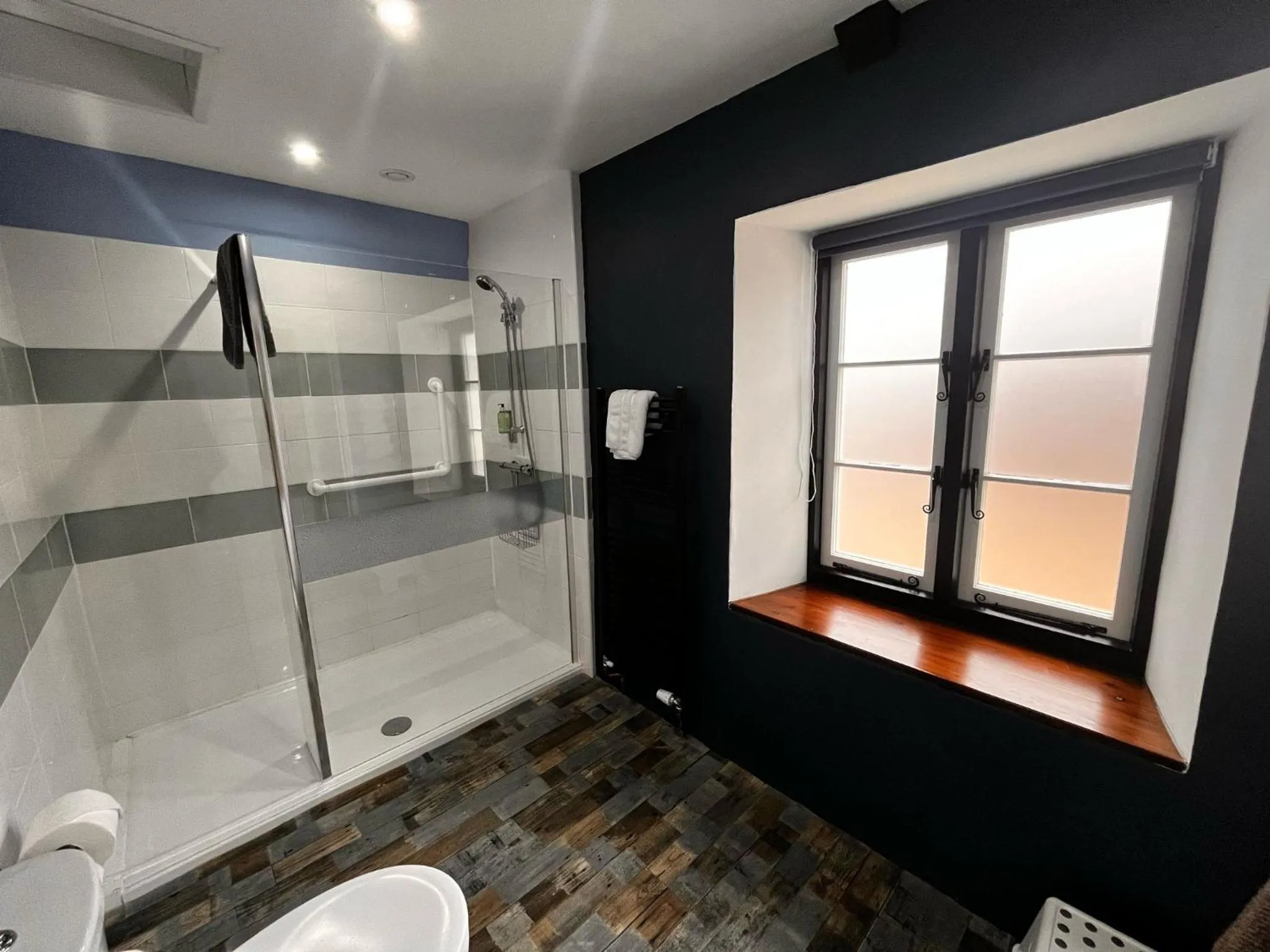 Shower in Old Manor House