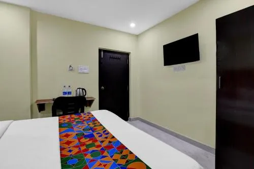 FabHotel Star Light B