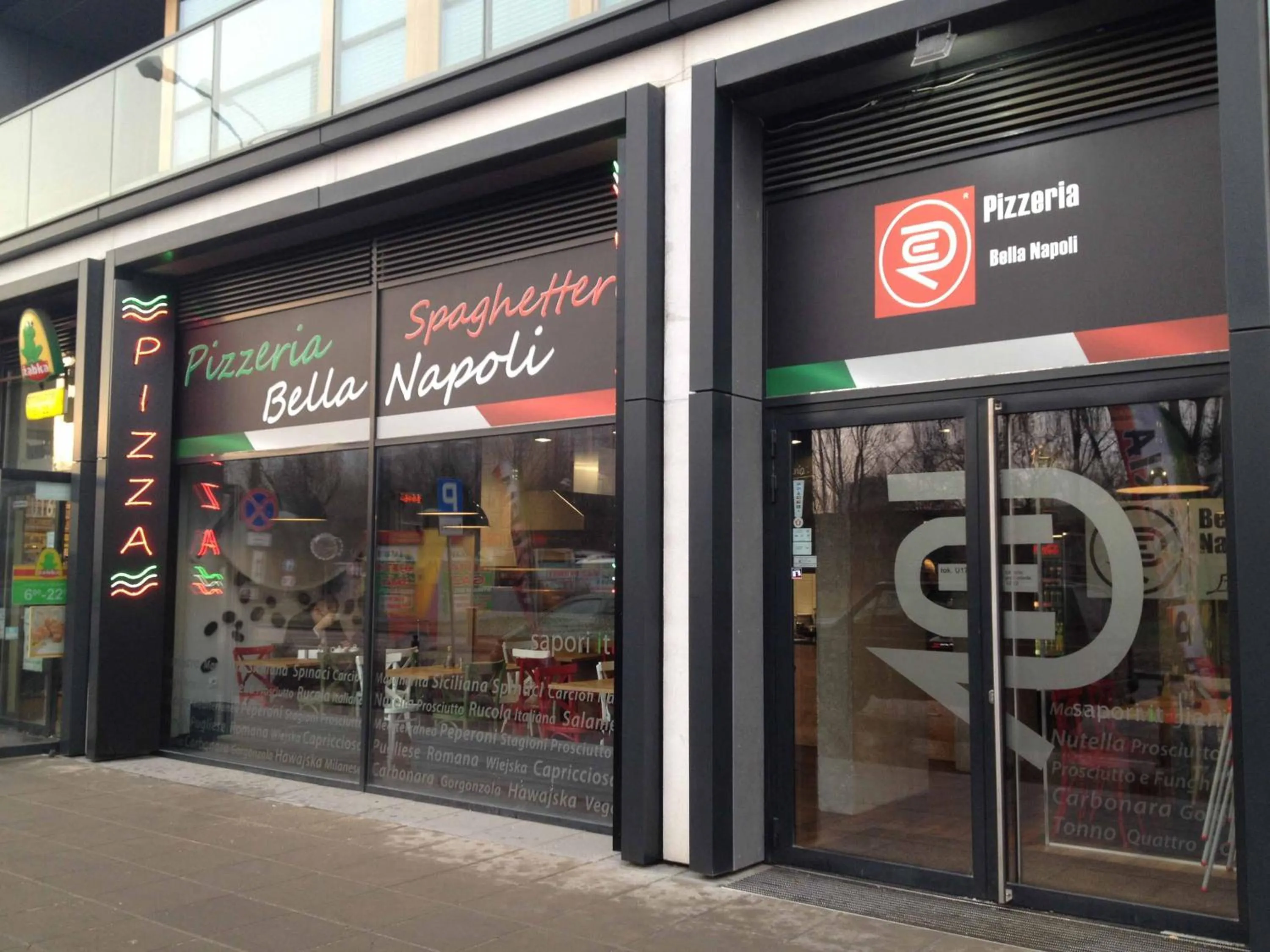 Restaurant/places to eat in Warsaw Aparthotel