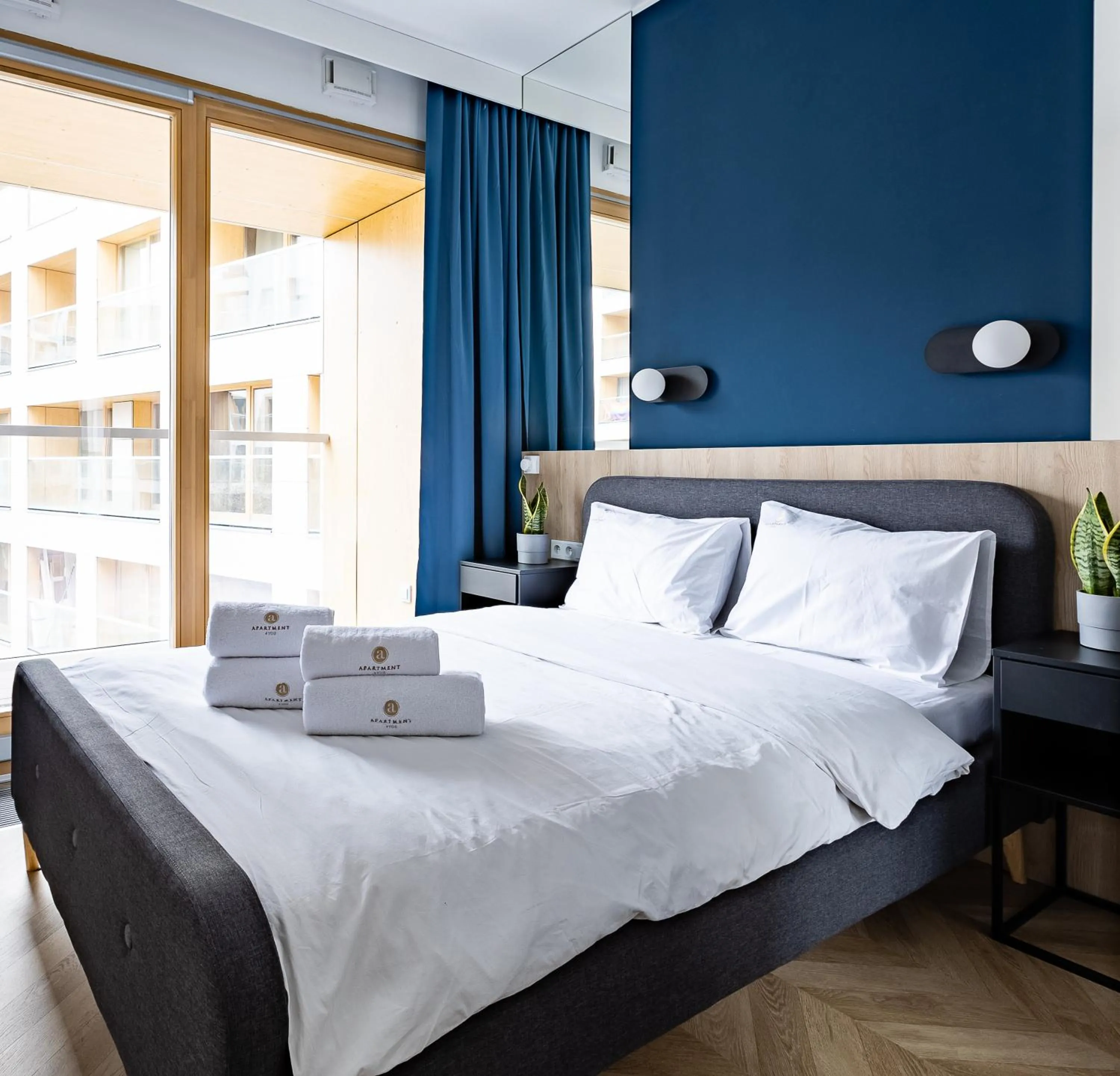 View (from property/room), Bed in Warsaw Aparthotel