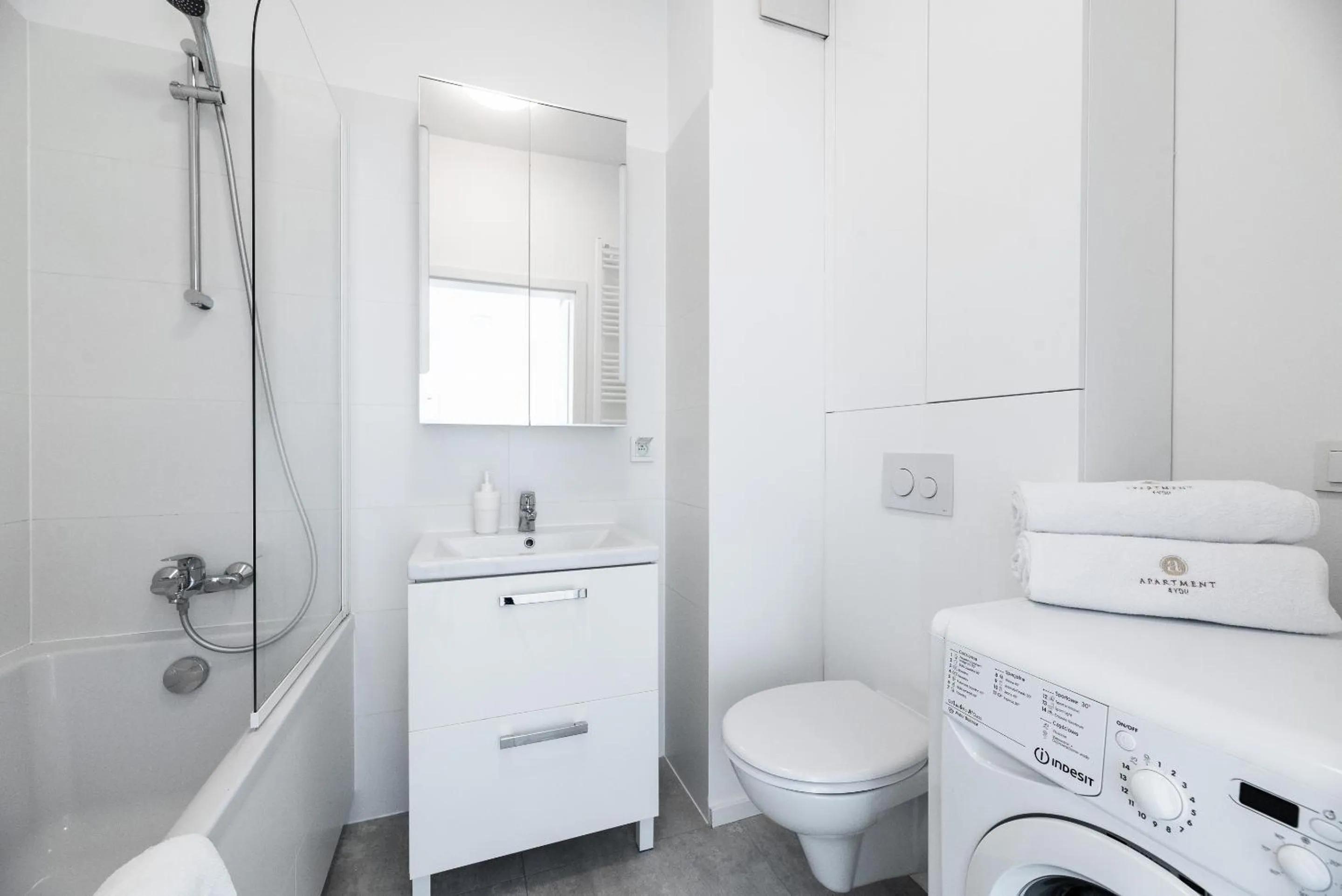 Shower in Warsaw Aparthotel