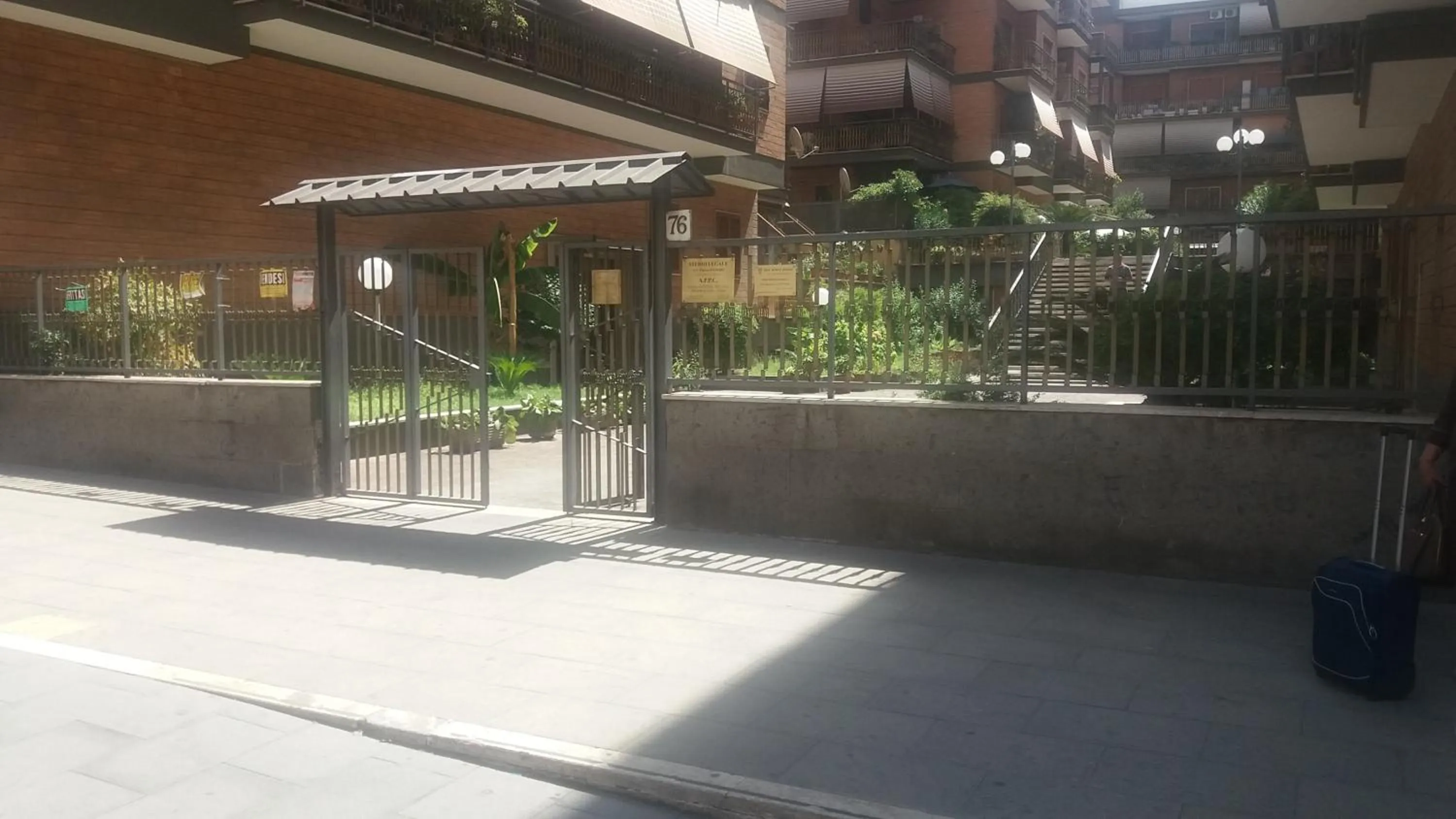 Facade/entrance in Domus Romae